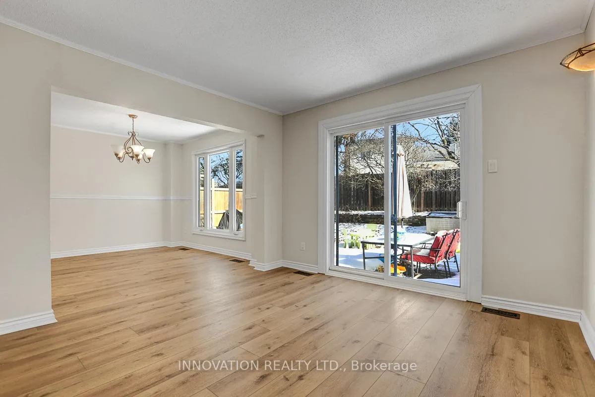 Photo 5 of 25 Equestrian Drive, Ottawa, Kanata - Bridlewood — HOMEH