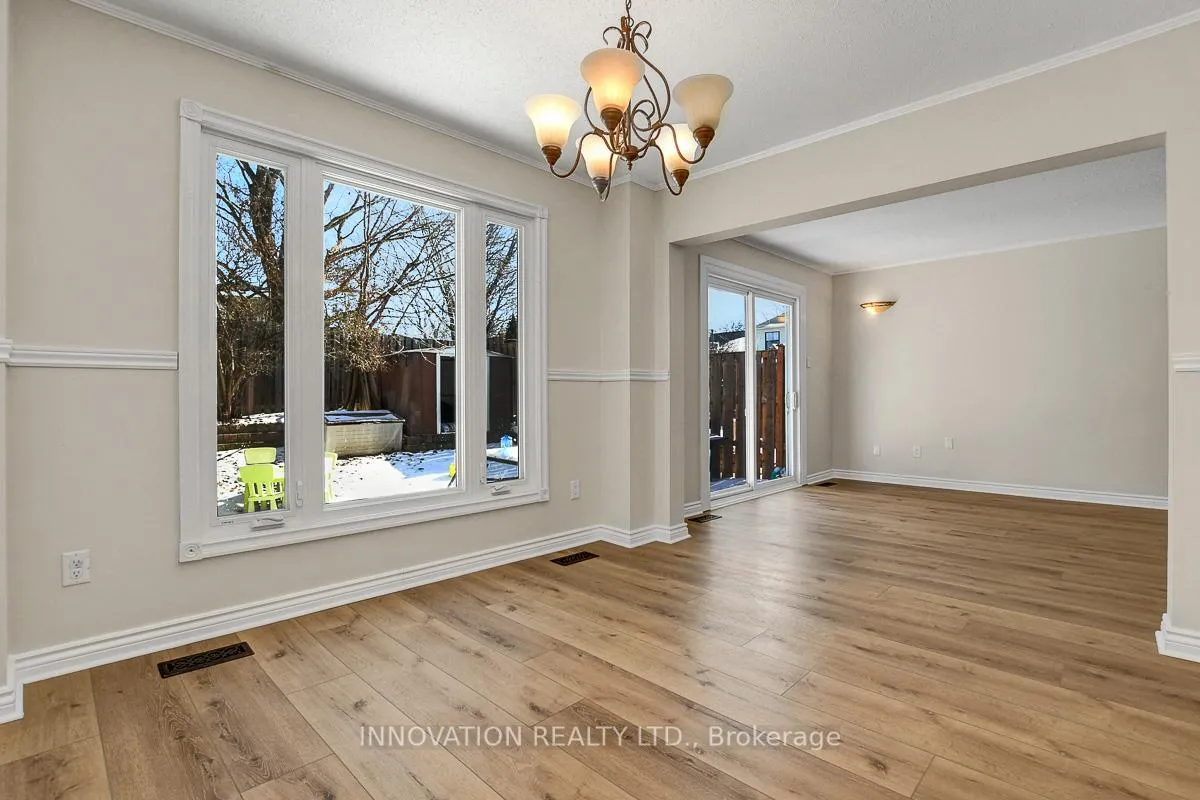 Photo 6 of 25 Equestrian Drive, Ottawa, Kanata - Bridlewood — HOMEH