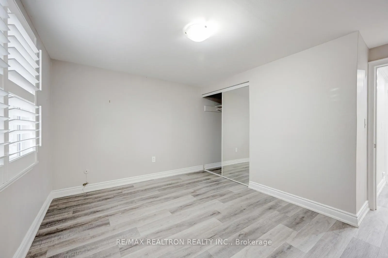 Photo 21 of 30 Lawrence Crescent, Brampton, Brampton East — HOMEH