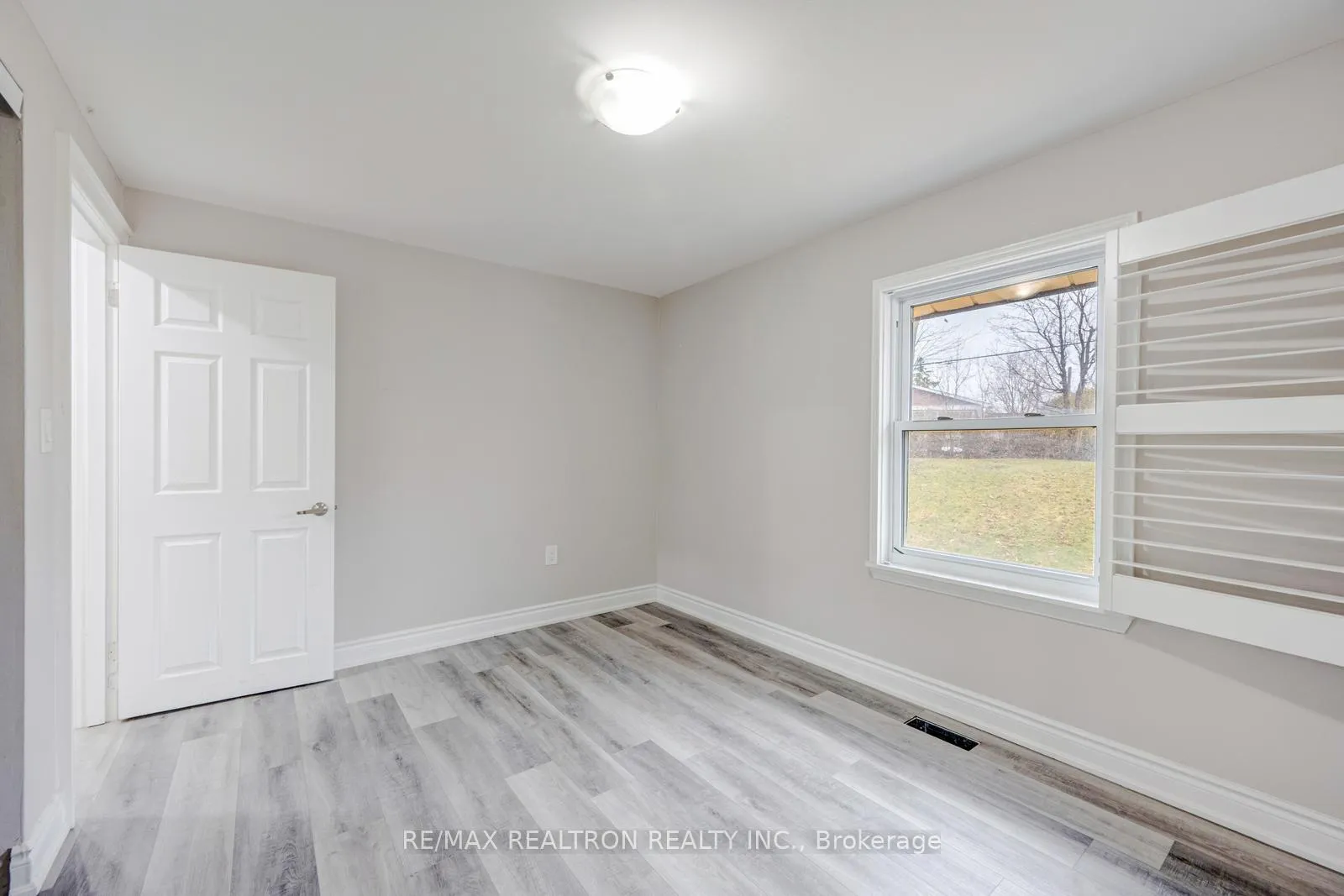 Photo 28 of 30 Lawrence Crescent, Brampton, Brampton East — HOMEH