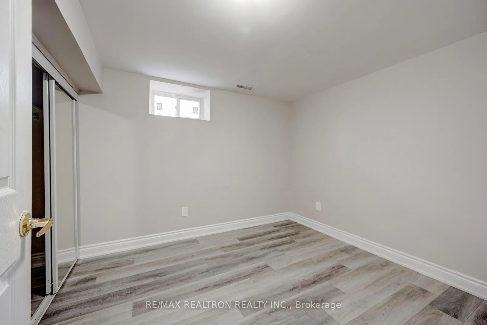 Photo 36 of 30 Lawrence Crescent, Brampton, Brampton East — HOMEH