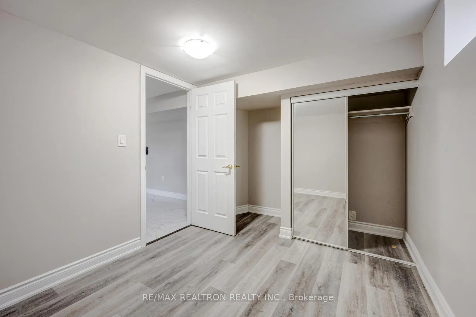 Photo 37 of 30 Lawrence Crescent, Brampton, Brampton East — HOMEH
