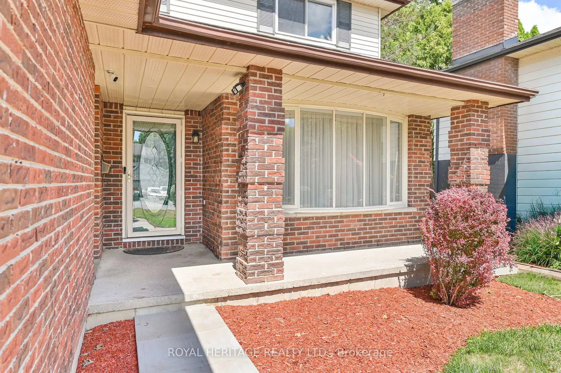 Photo 4 of 10 Briarwood Crescent, Belleville, Belleville Ward — HOMEH