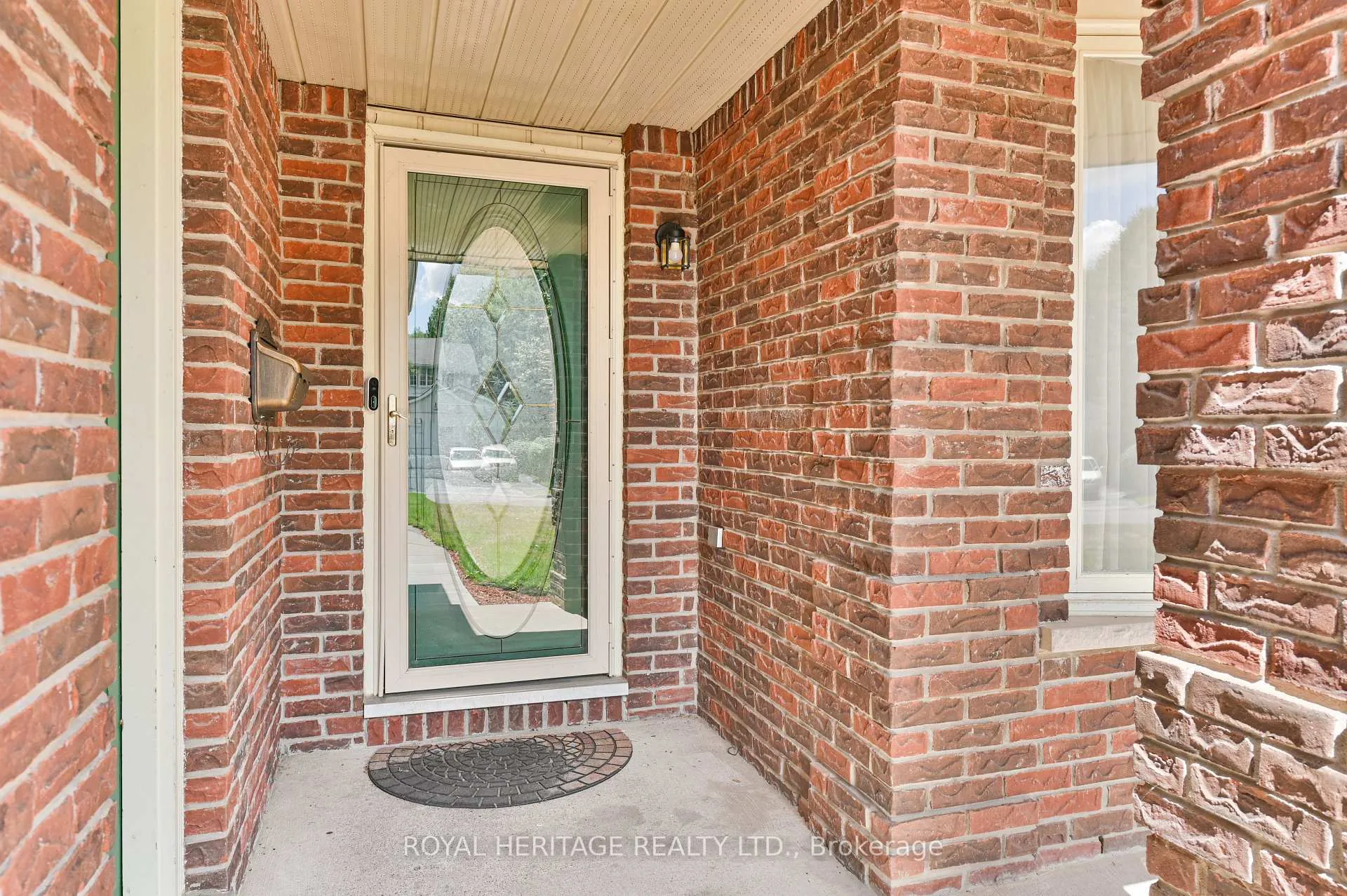 Photo 5 of 10 Briarwood Crescent, Belleville, Belleville Ward — HOMEH