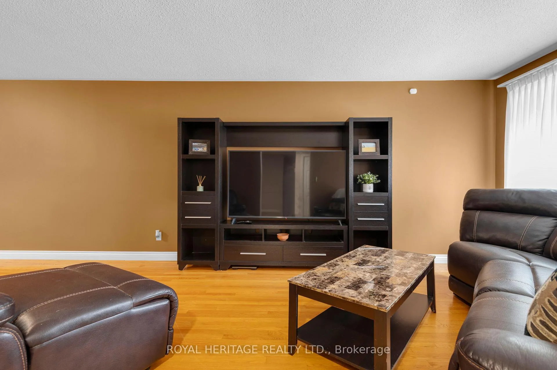 Photo 9 of 10 Briarwood Crescent, Belleville, Belleville Ward — HOMEH