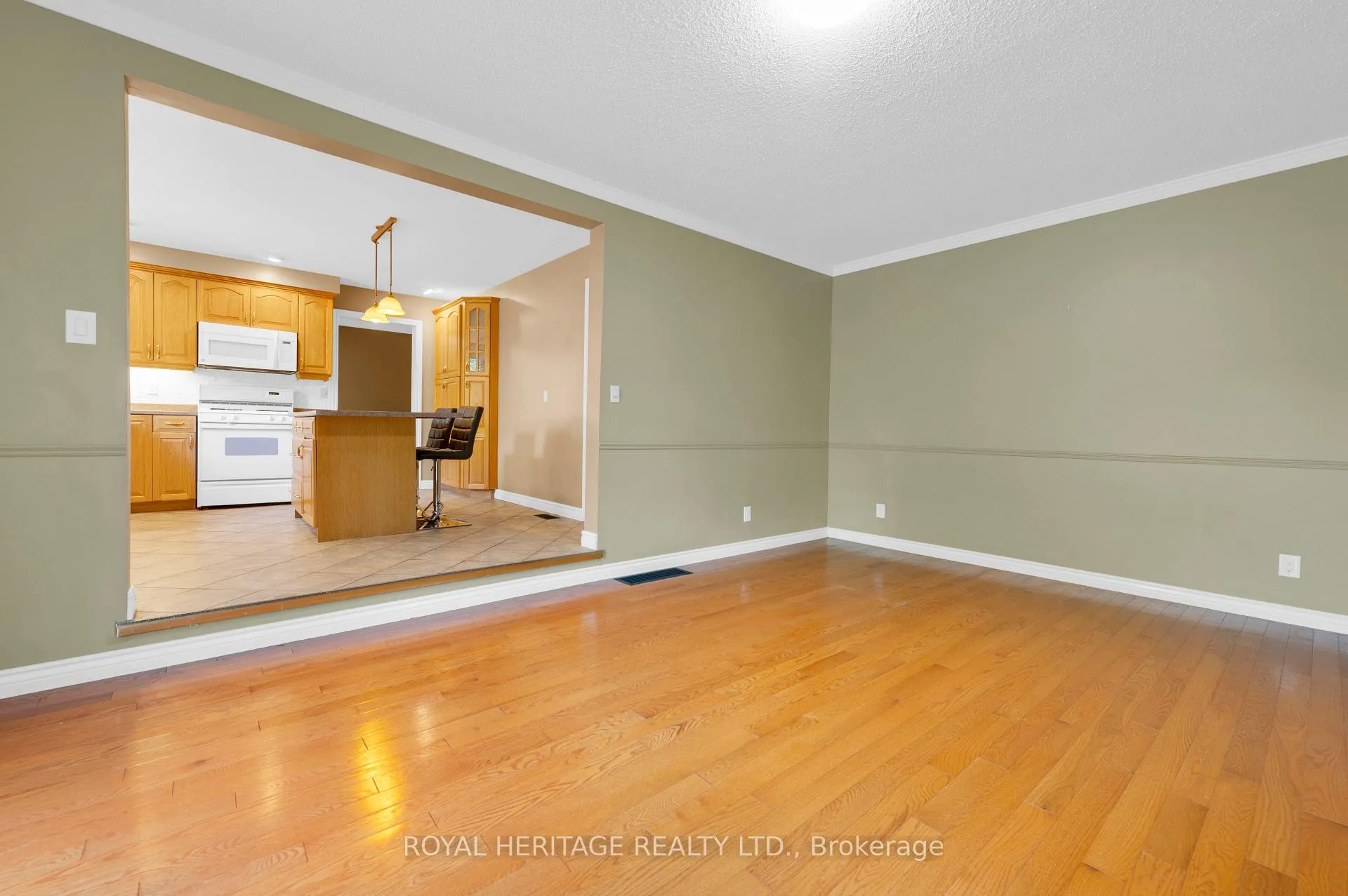 Photo 22 of 10 Briarwood Crescent, Belleville, Belleville Ward — HOMEH