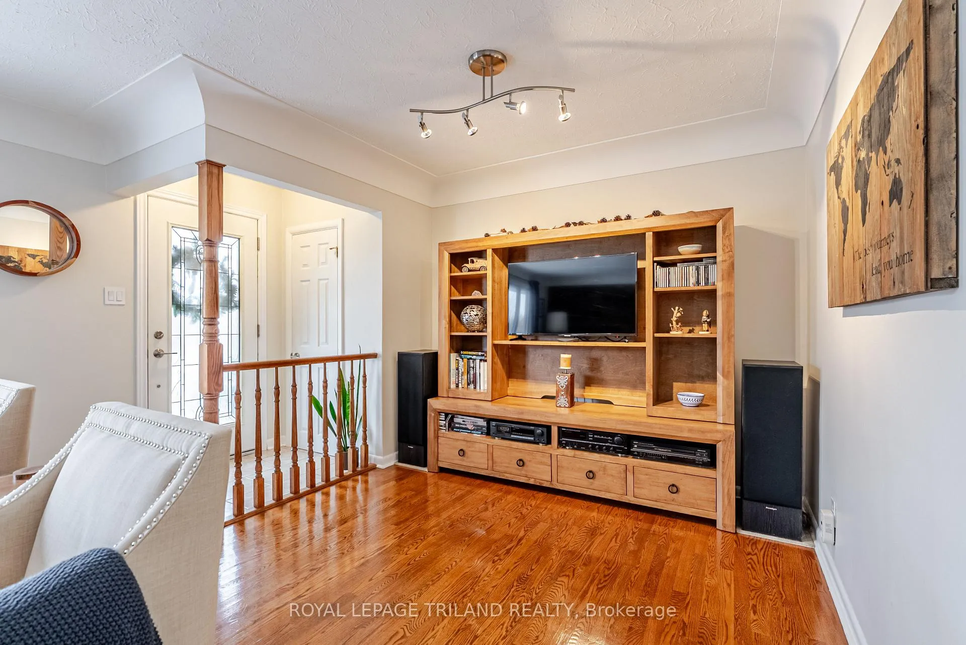 Photo 10 of 231 Thames Crescent, Thames Centre, Dorchester — HOMEH