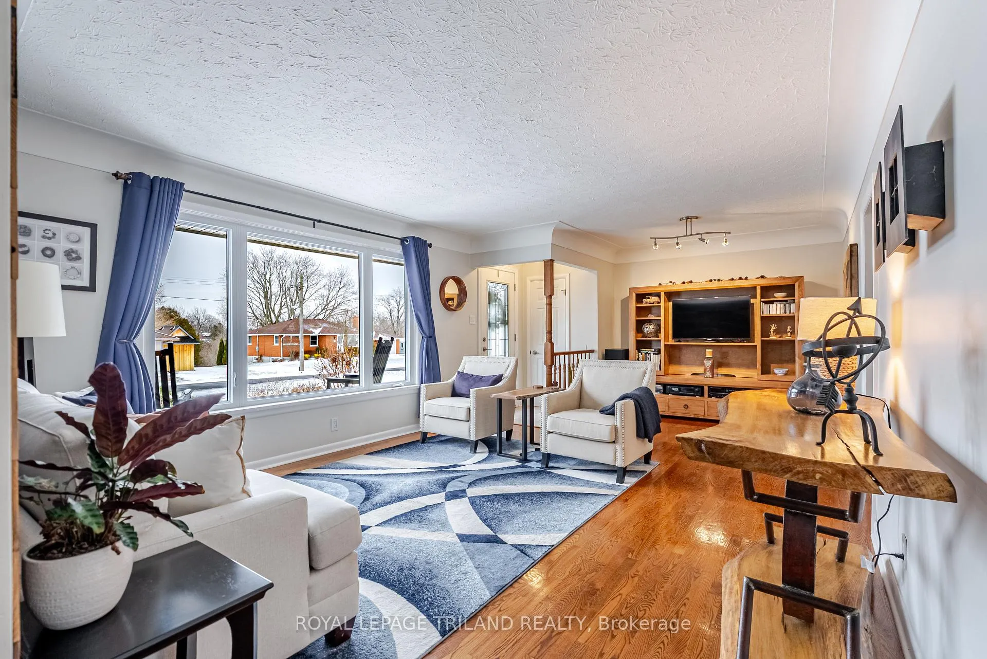 Photo 24 of 231 Thames Crescent, Thames Centre, Dorchester — HOMEH