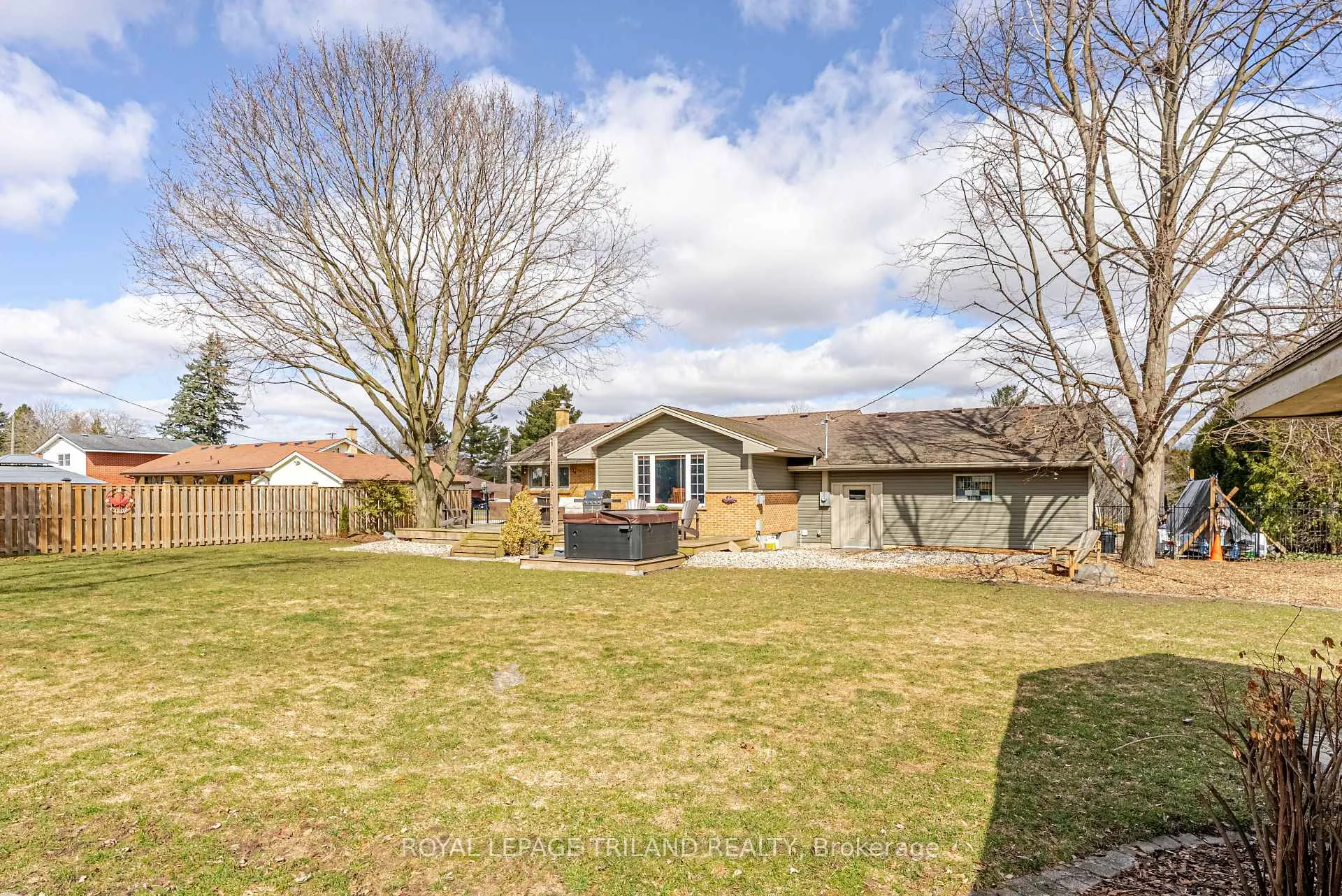 Photo 46 of 231 Thames Crescent, Thames Centre, Dorchester — HOMEH