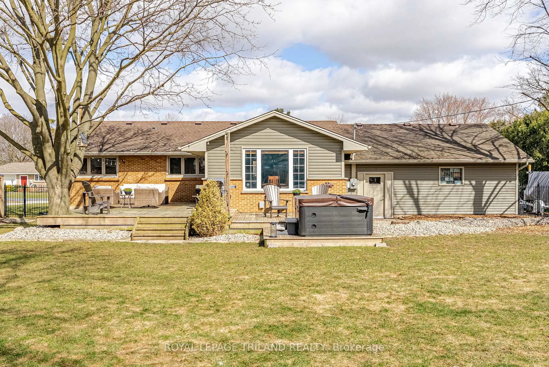 Photo 48 of 231 Thames Crescent, Thames Centre, Dorchester — HOMEH