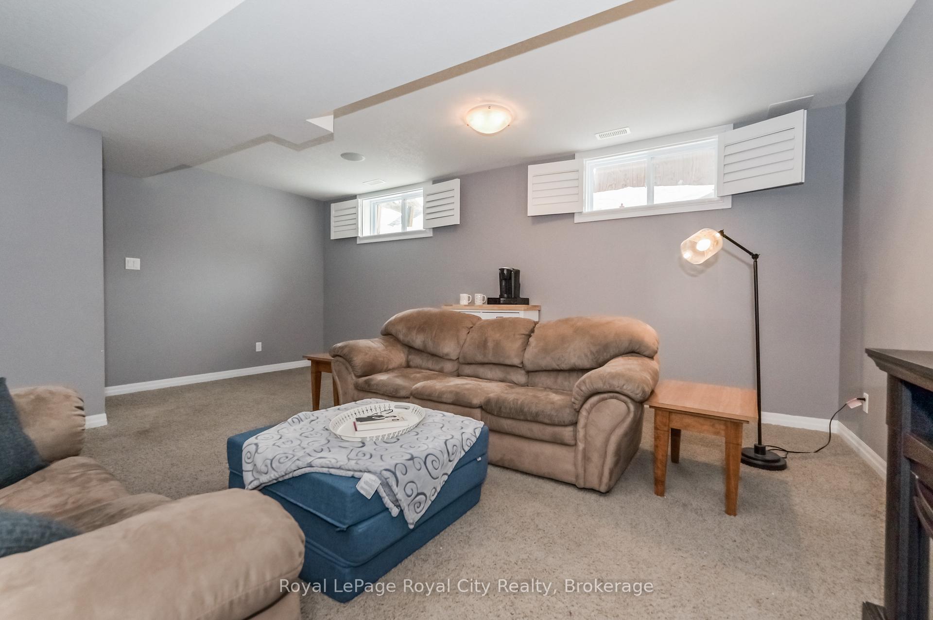 Photo 21 of 84 Andrews Drive W, Mapleton, Rural Mapleton — HOMEH
