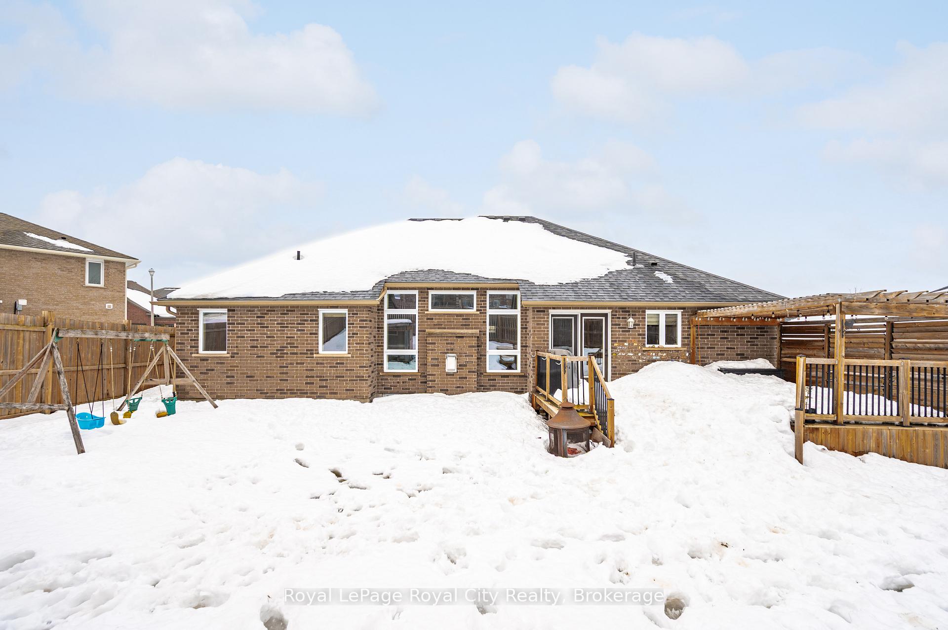 Photo 30 of 84 Andrews Drive W, Mapleton, Rural Mapleton — HOMEH
