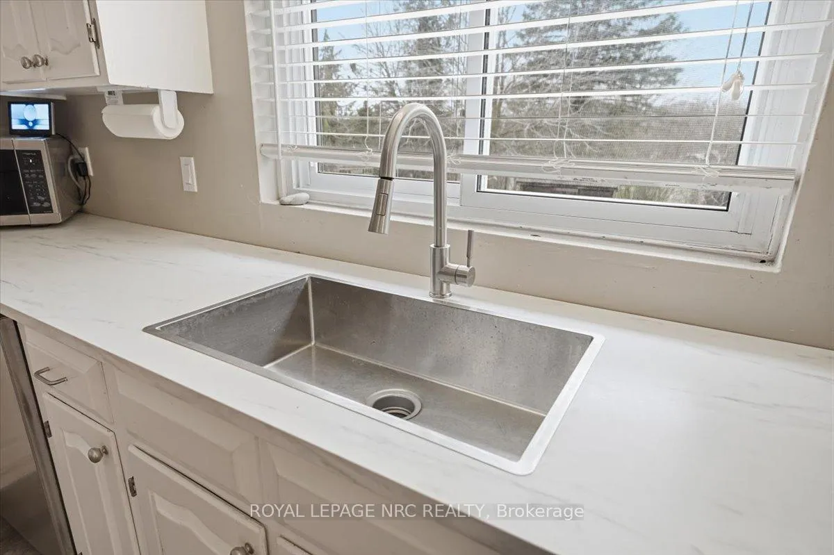 Photo 12 of 14 Valiant Street, Pelham, Fonthill — HOMEH