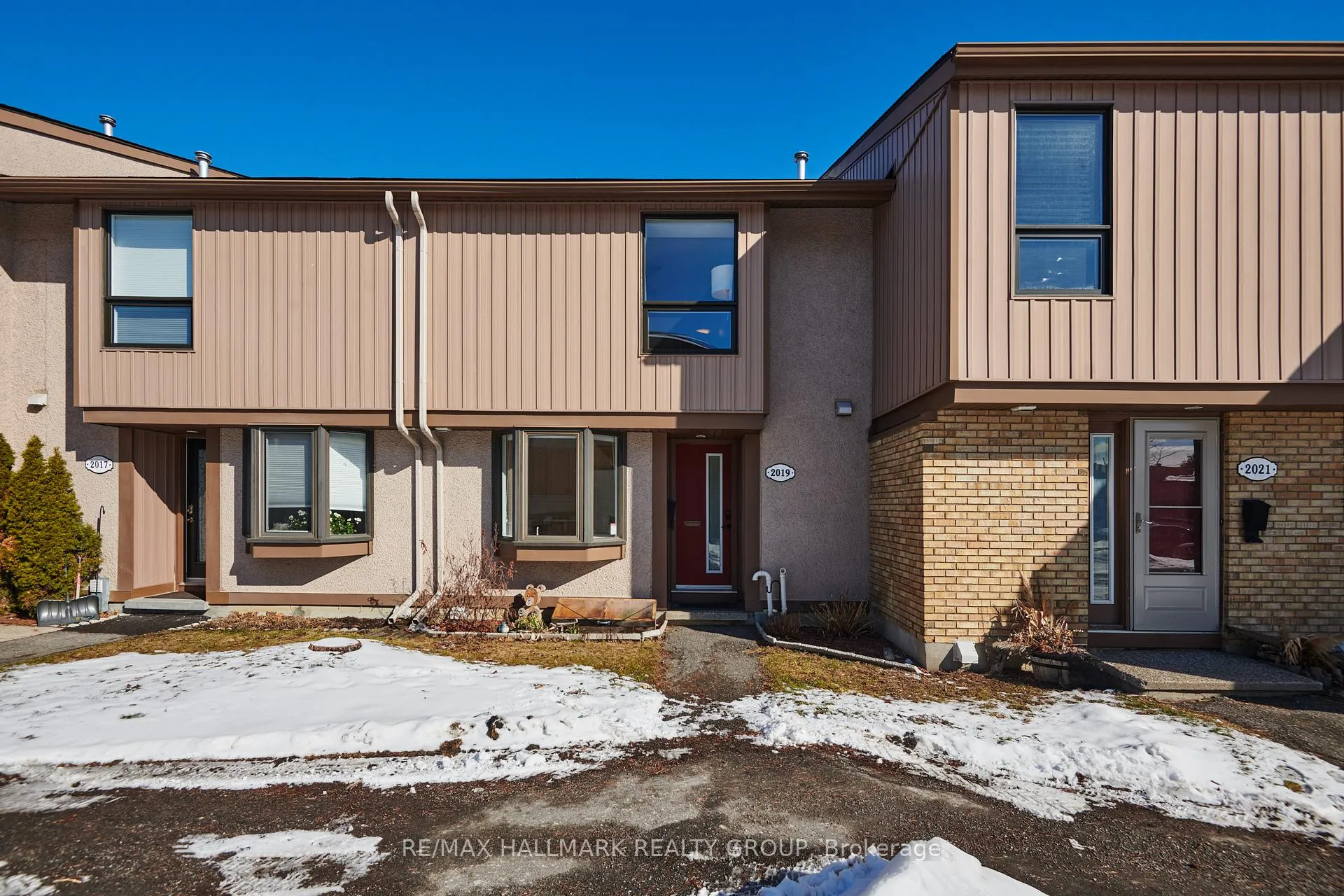 Photo 1 of Unit 31, 2019 Stonehenge Crescent, Ottawa, Pineview — HOMEH