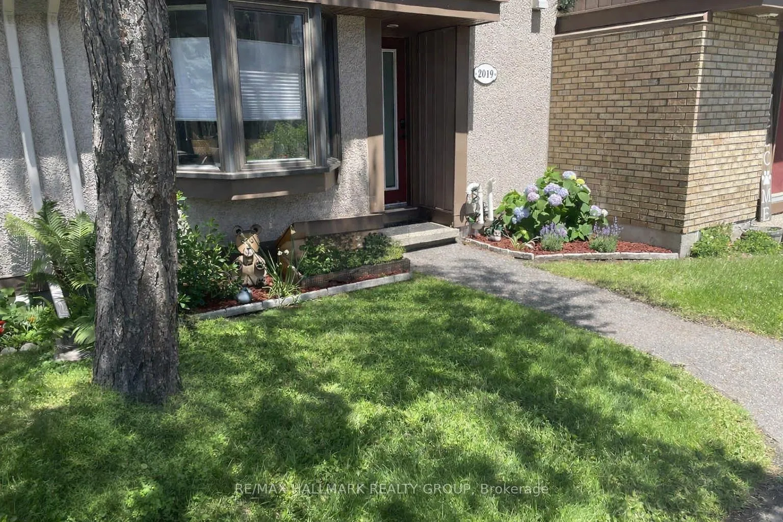 Photo 2 of Unit 31, 2019 Stonehenge Crescent, Ottawa, Pineview — HOMEH