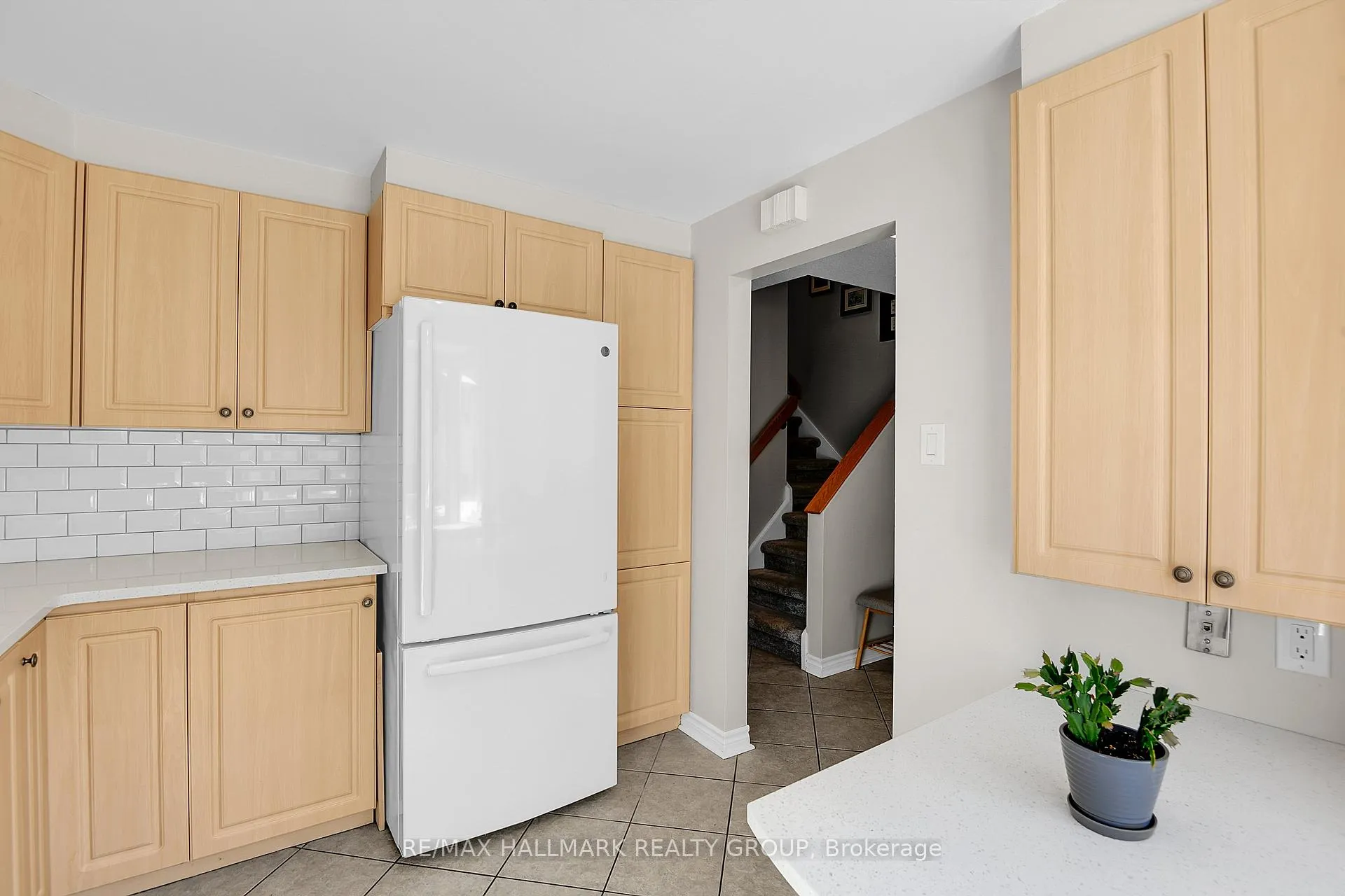 Photo 10 of Unit 31, 2019 Stonehenge Crescent, Ottawa, Pineview — HOMEH