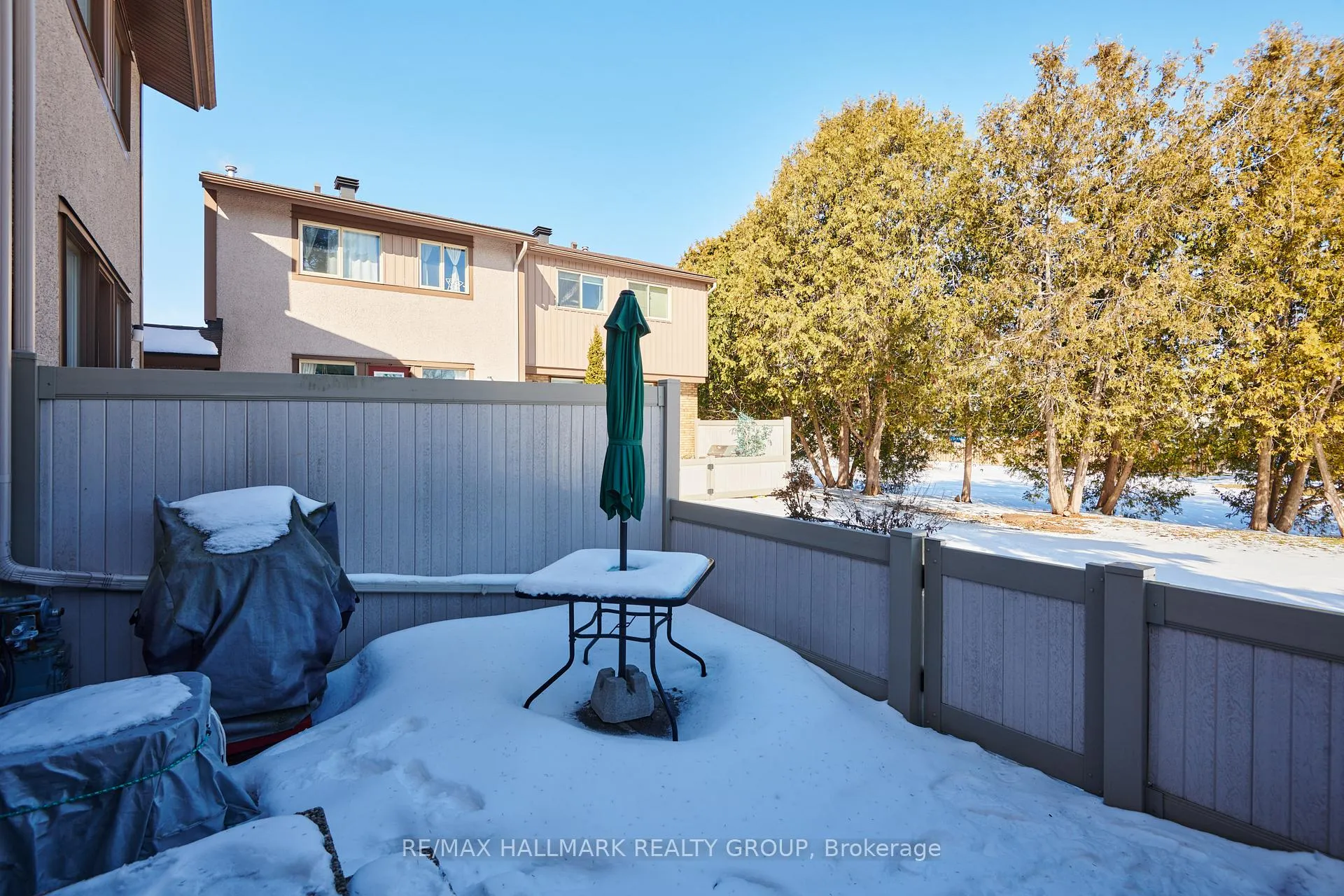 Photo 13 of Unit 31, 2019 Stonehenge Crescent, Ottawa, Pineview — HOMEH