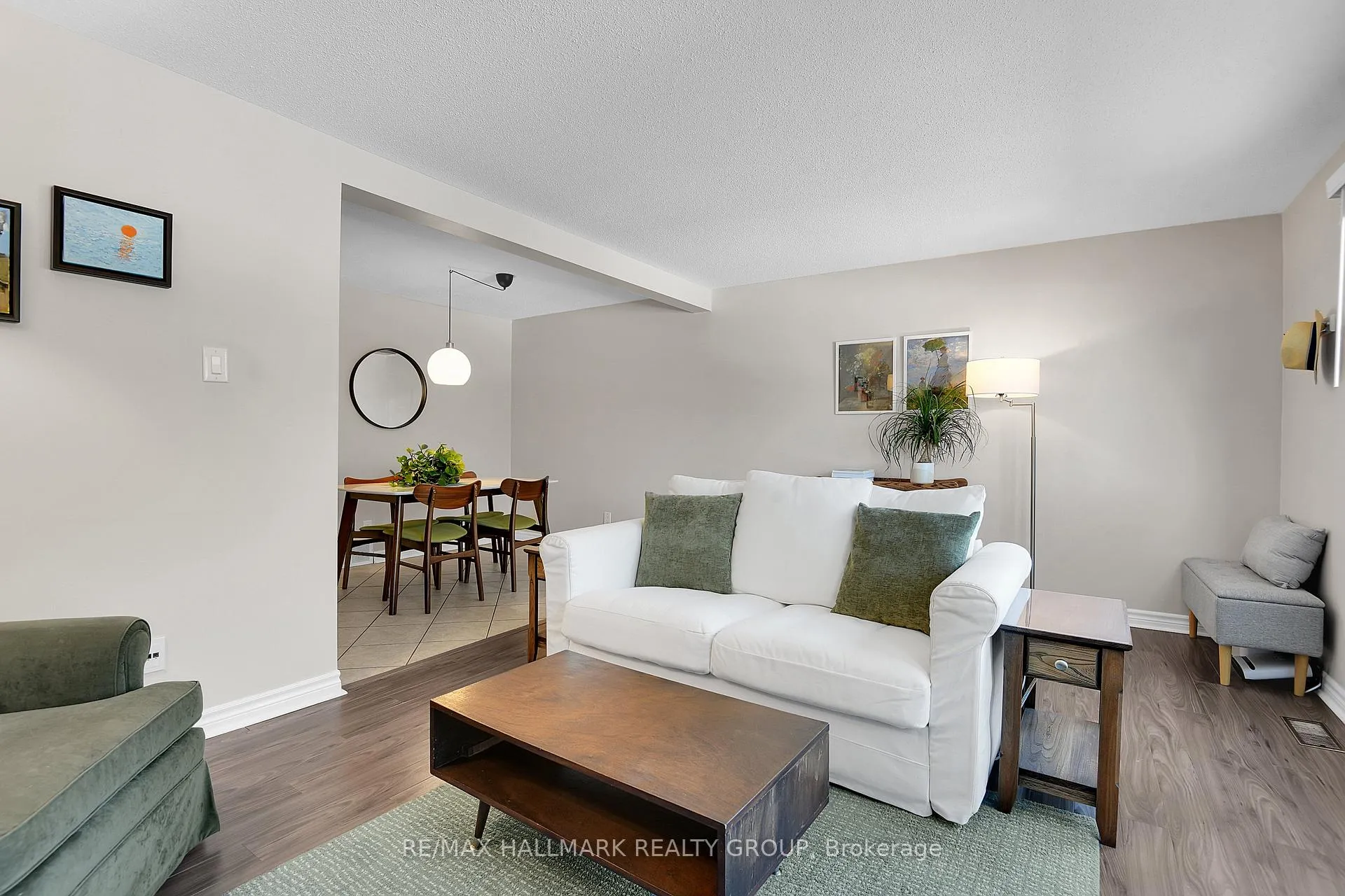 Photo 15 of Unit 31, 2019 Stonehenge Crescent, Ottawa, Pineview — HOMEH