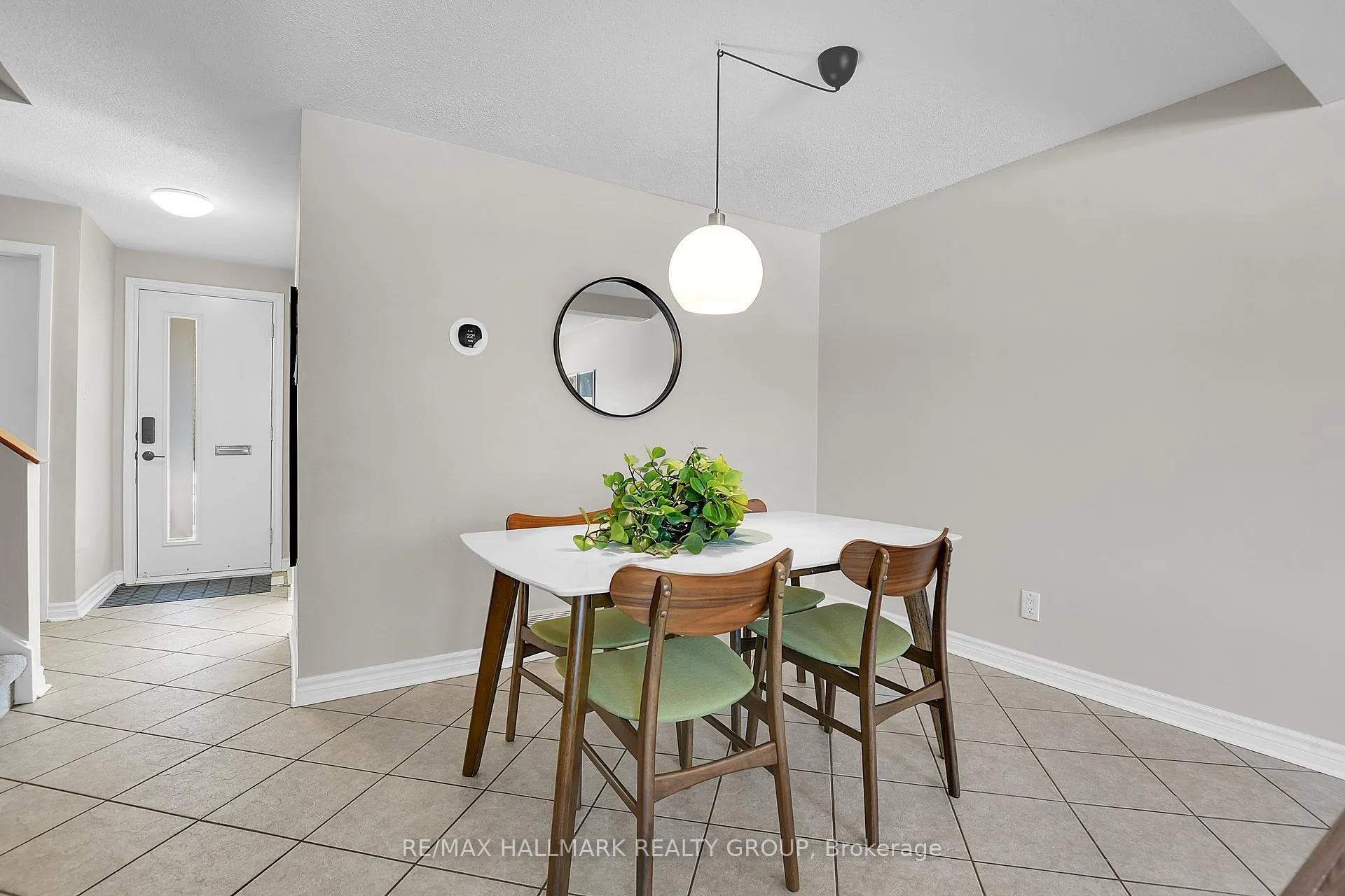 Photo 16 of Unit 31, 2019 Stonehenge Crescent, Ottawa, Pineview — HOMEH