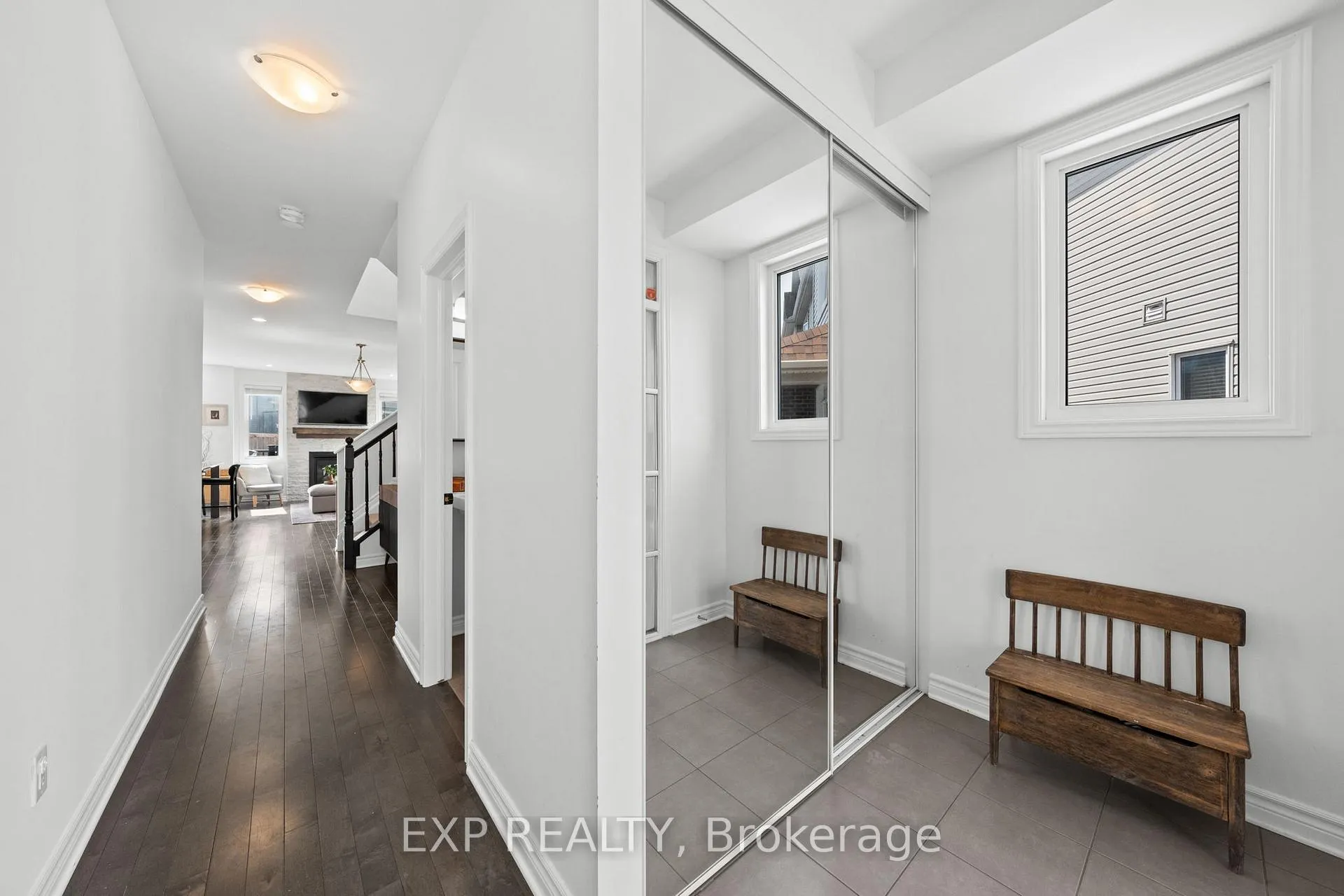 Photo 5 of 213 Belleek Lane, Ottawa, Barrhaven - Half Moon Bay — HOMEH