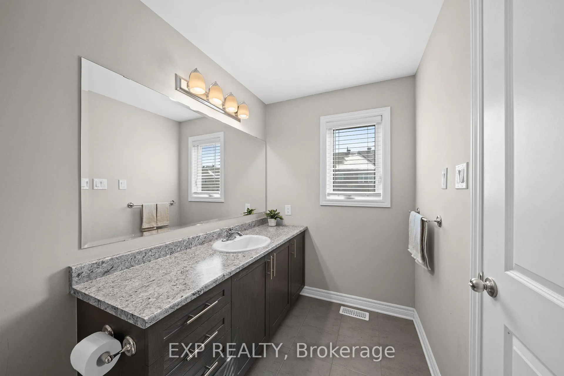 Photo 24 of 213 Belleek Lane, Ottawa, Barrhaven - Half Moon Bay — HOMEH