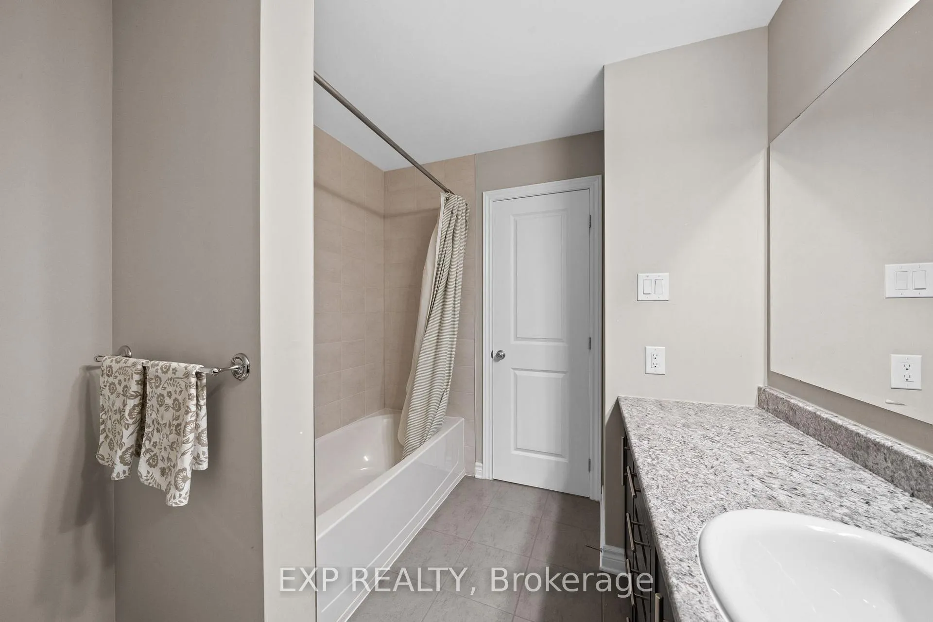 Photo 31 of 213 Belleek Lane, Ottawa, Barrhaven - Half Moon Bay — HOMEH