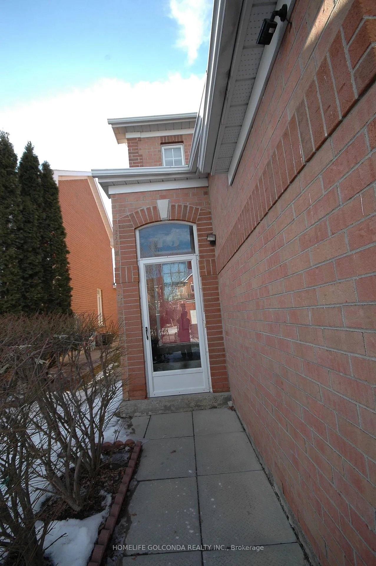 Front of 73 Snowdon Circle