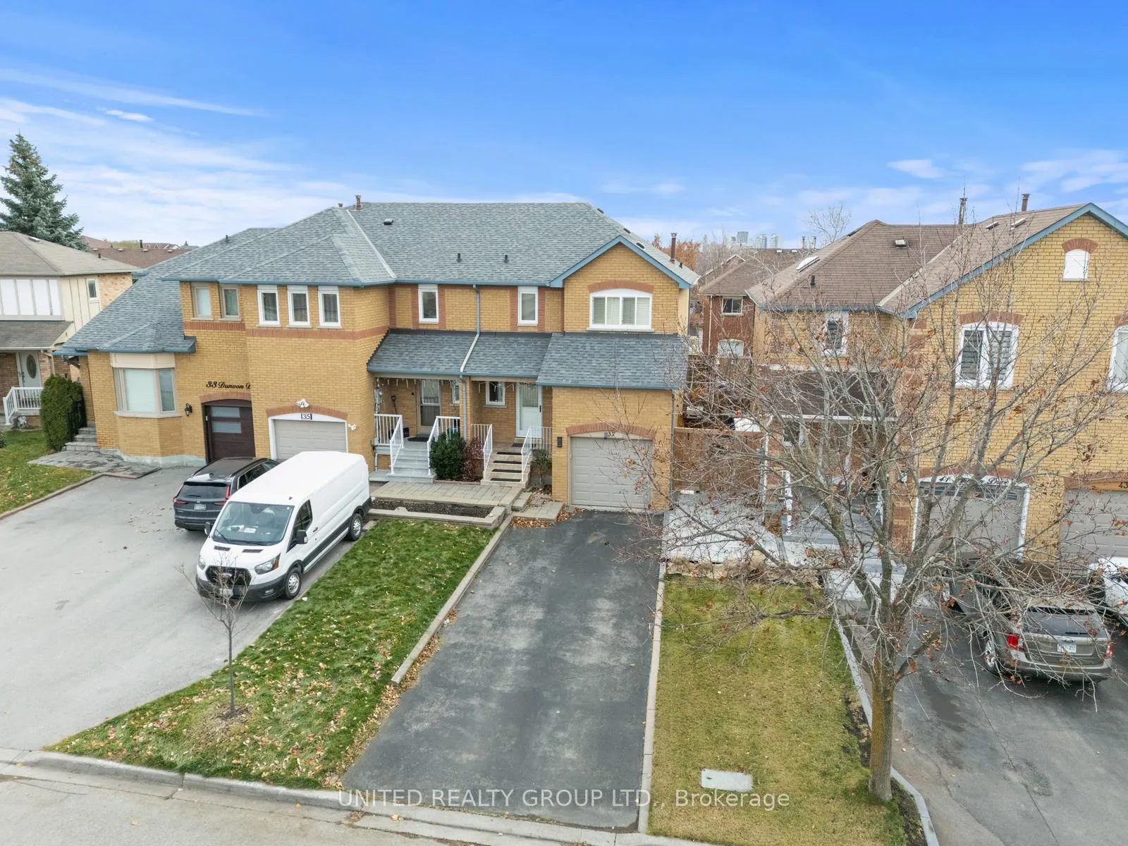 Photo 5 of 37 Dunoon Drive, Vaughan, Maple — HOMEH