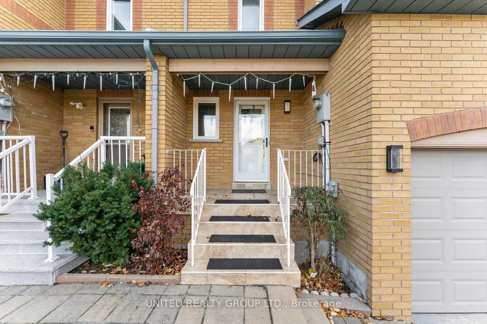 Photo 7 of 37 Dunoon Drive, Vaughan, Maple — HOMEH