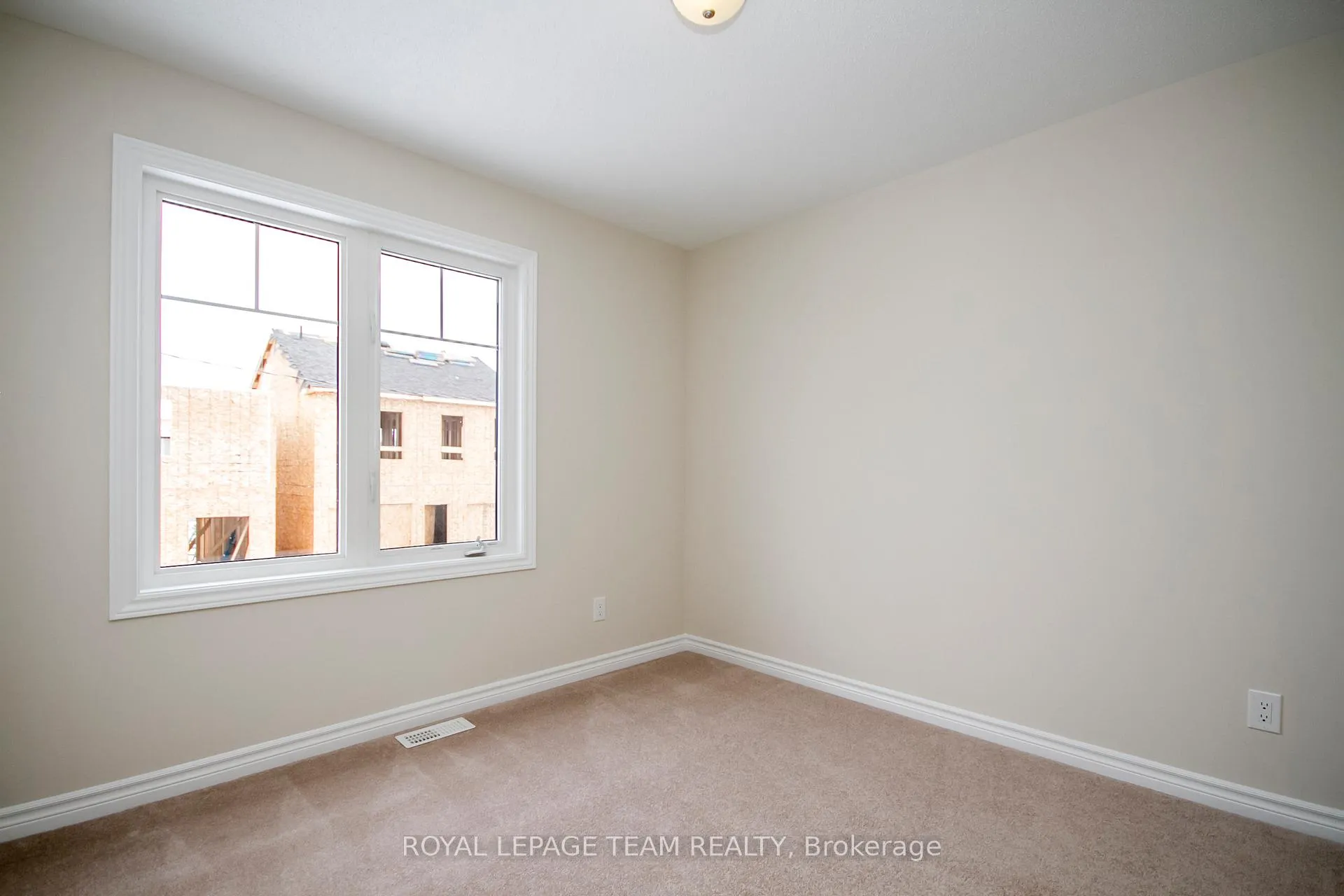 Photo 36 of 121 Santolina Street, Ottawa, Stittsville (North) — HOMEH