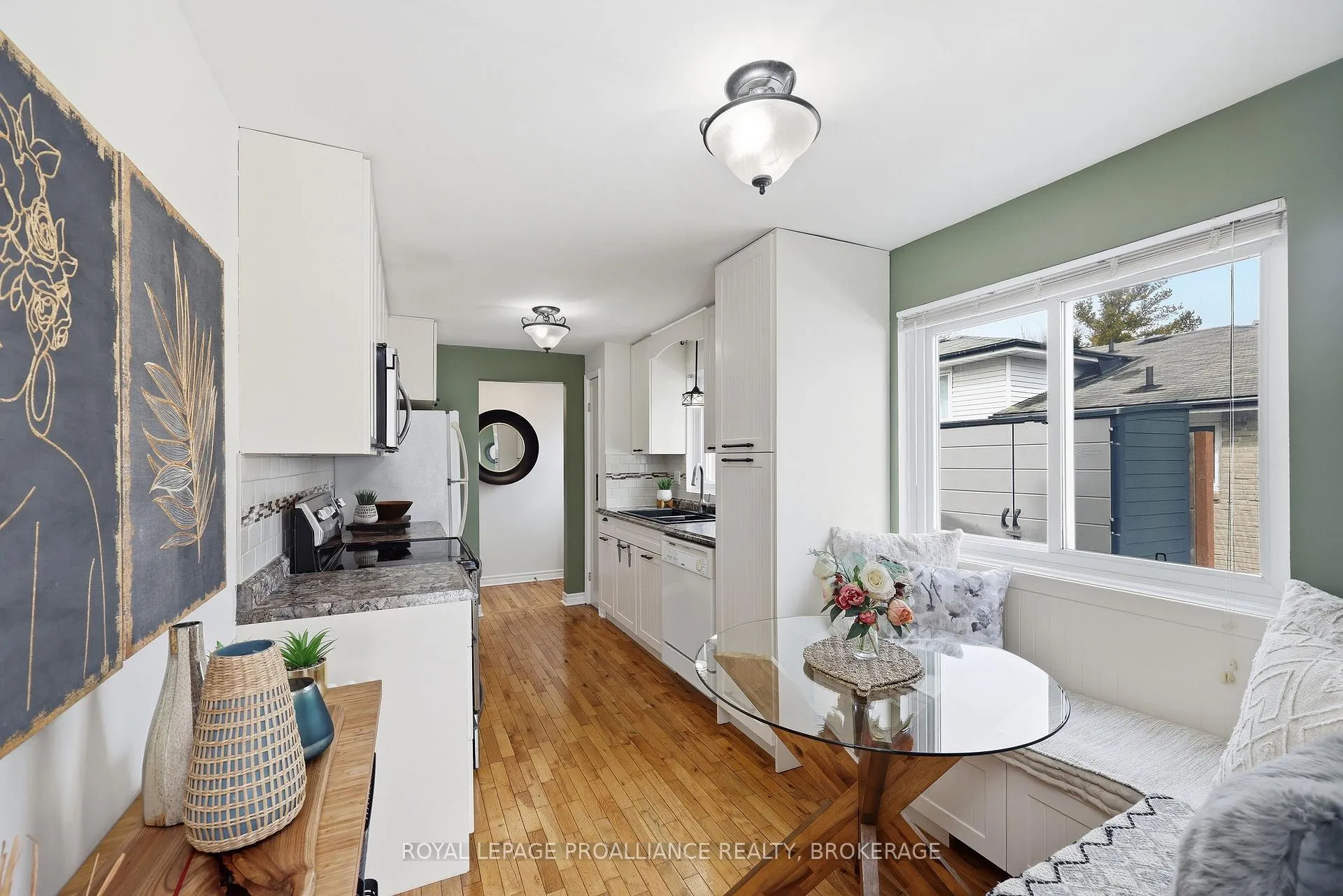 Photo 4 of 24 Glenarden Place, Kingston, West of Sir John A. Blvd — HOMEH