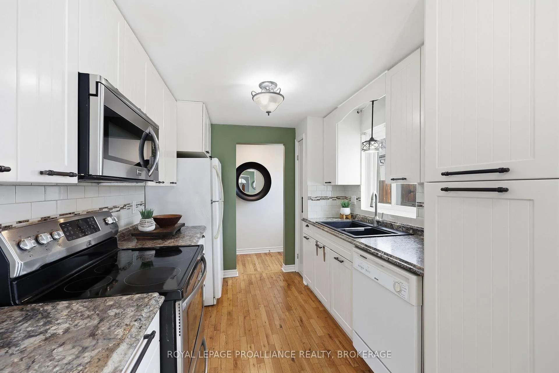 Photo 5 of 24 Glenarden Place, Kingston, West of Sir John A. Blvd — HOMEH