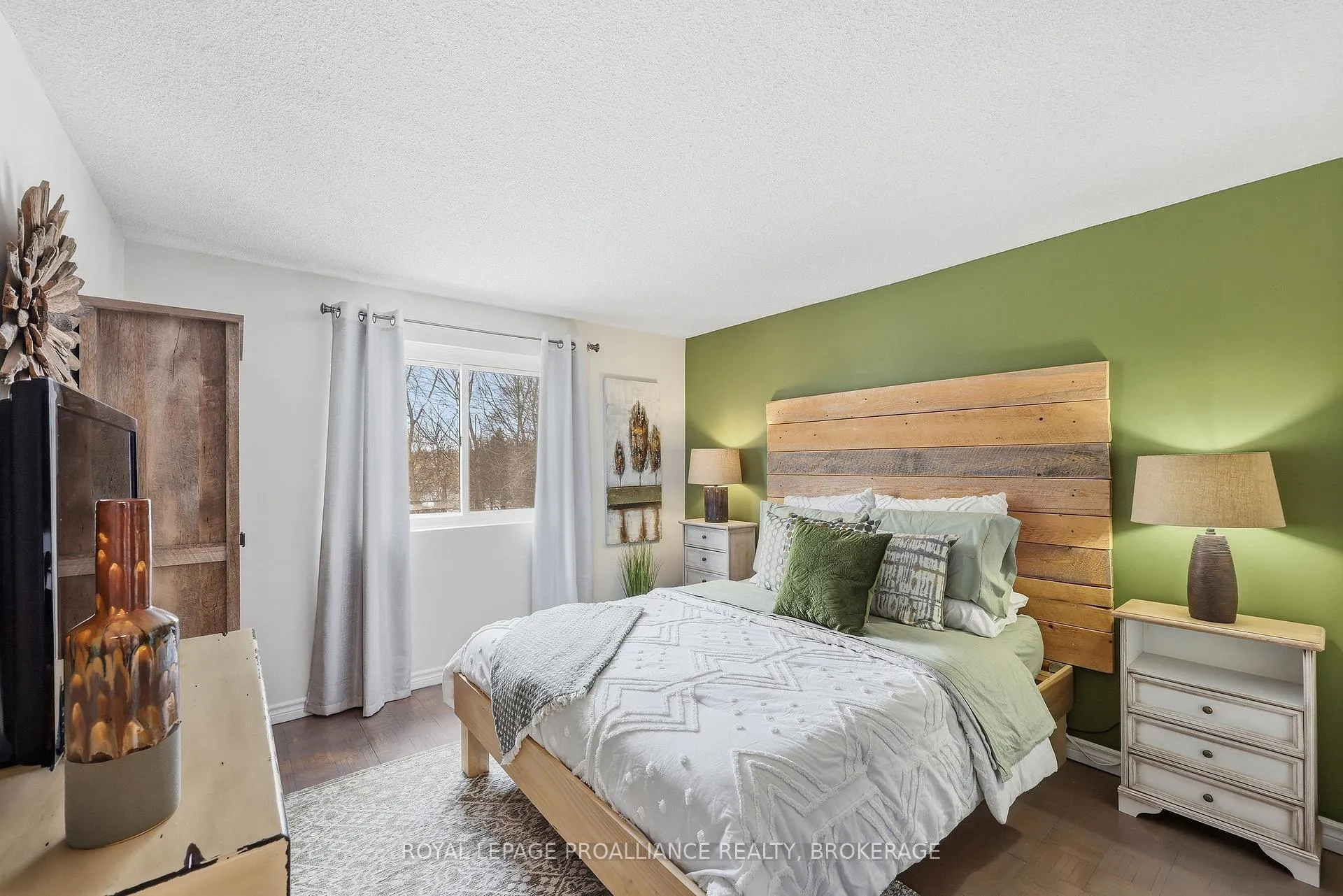 Photo 12 of 24 Glenarden Place, Kingston, West of Sir John A. Blvd — HOMEH