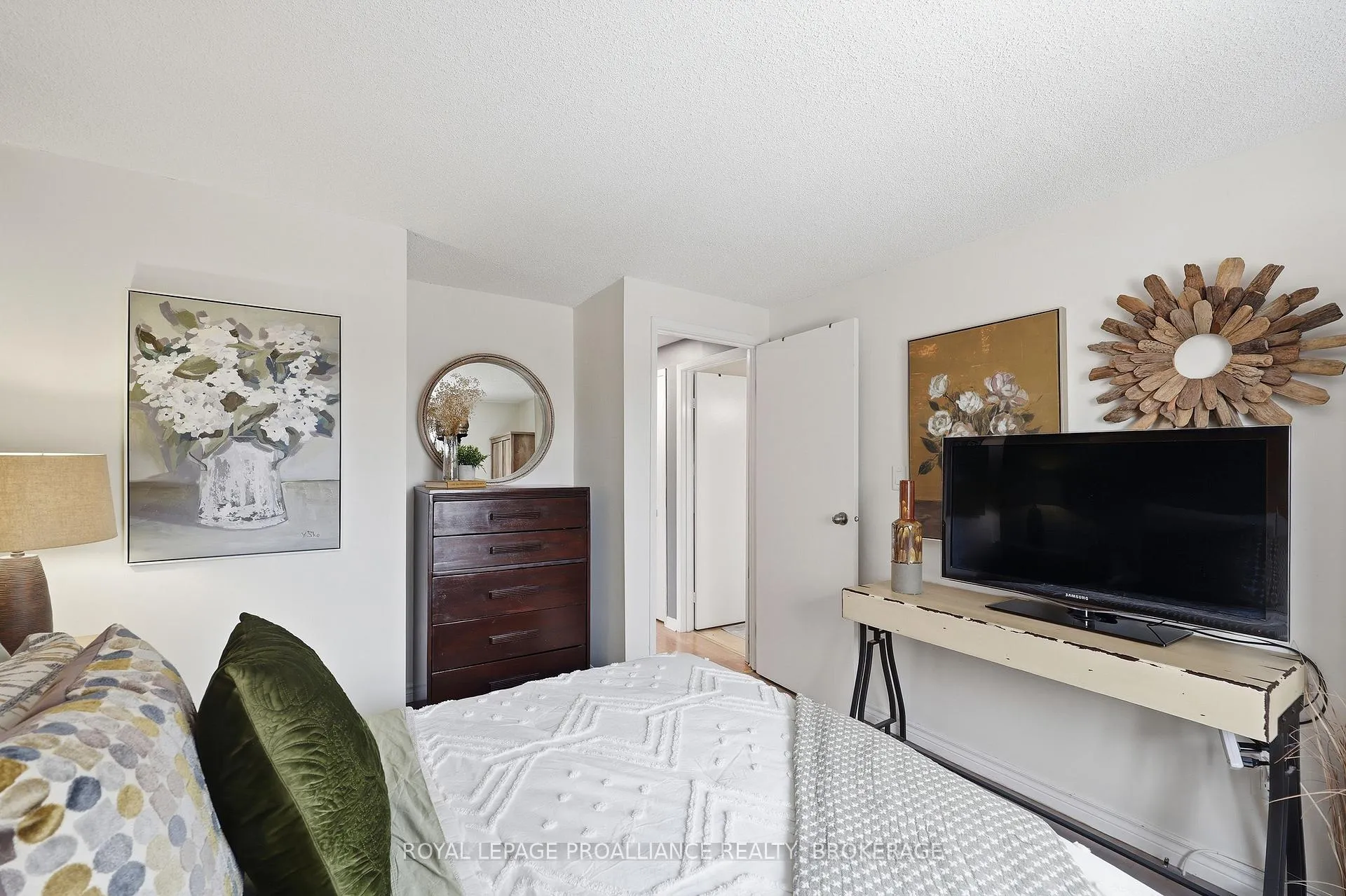 Photo 13 of 24 Glenarden Place, Kingston, West of Sir John A. Blvd — HOMEH