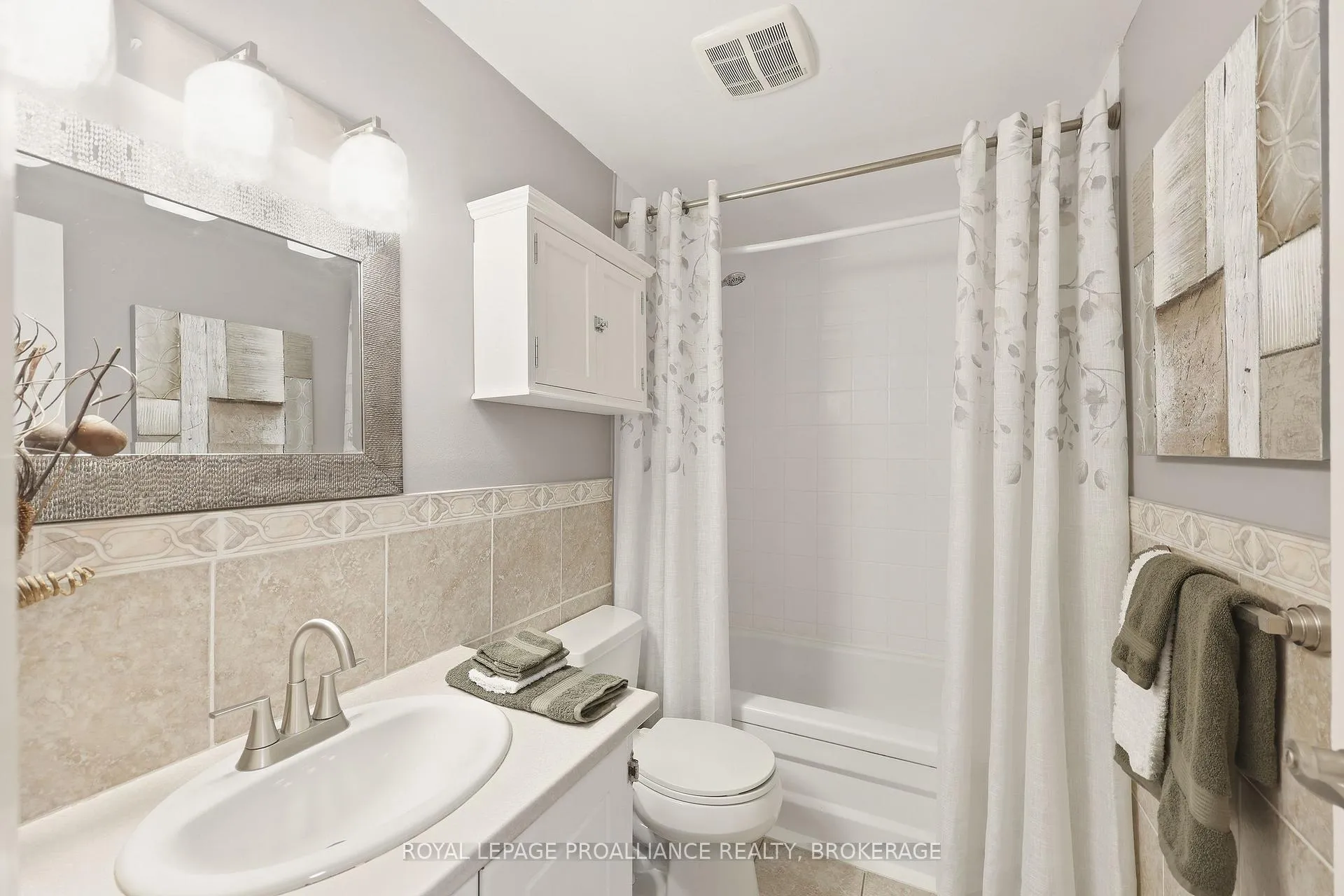 Photo 16 of 24 Glenarden Place, Kingston, West of Sir John A. Blvd — HOMEH