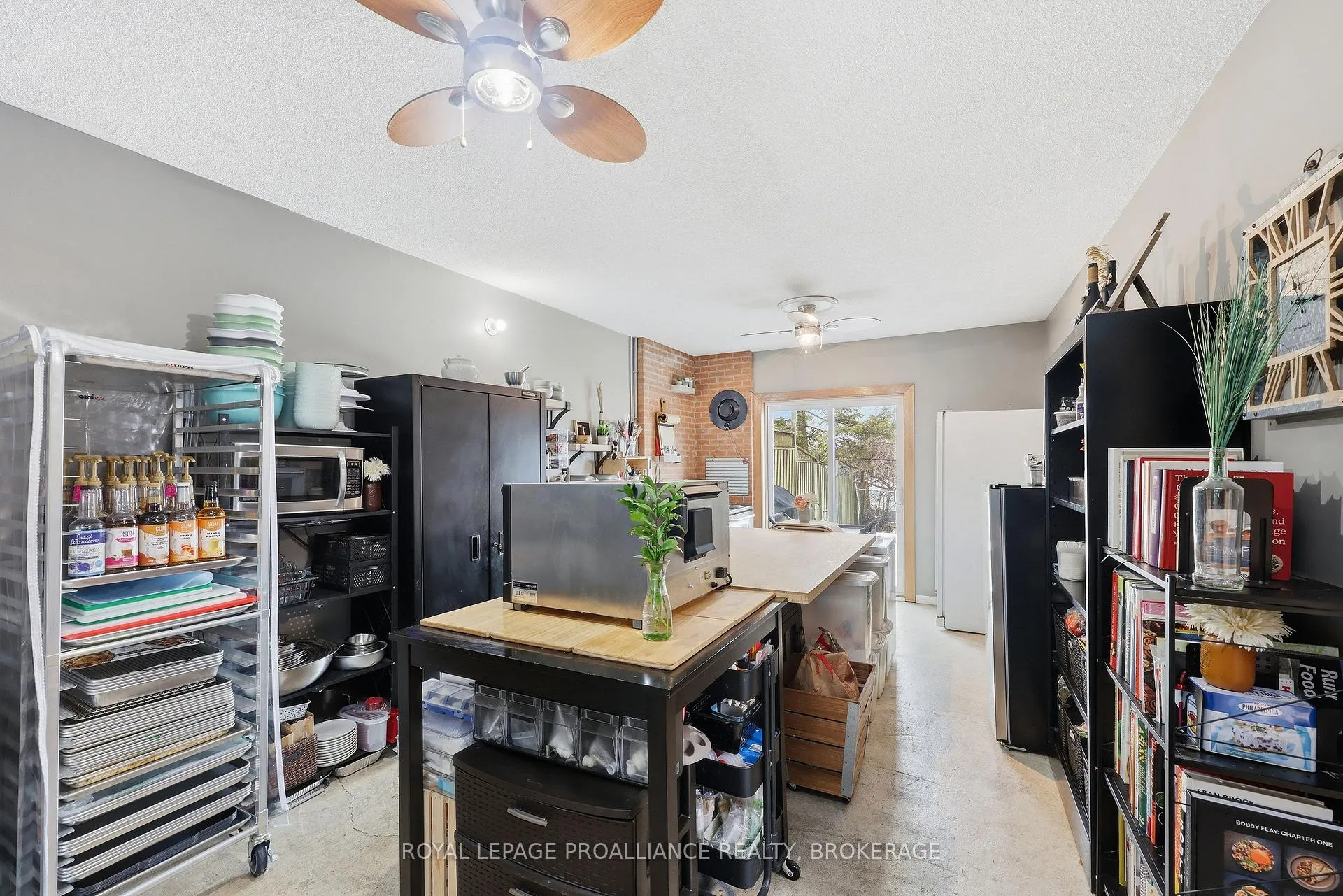 Photo 19 of 24 Glenarden Place, Kingston, West of Sir John A. Blvd — HOMEH