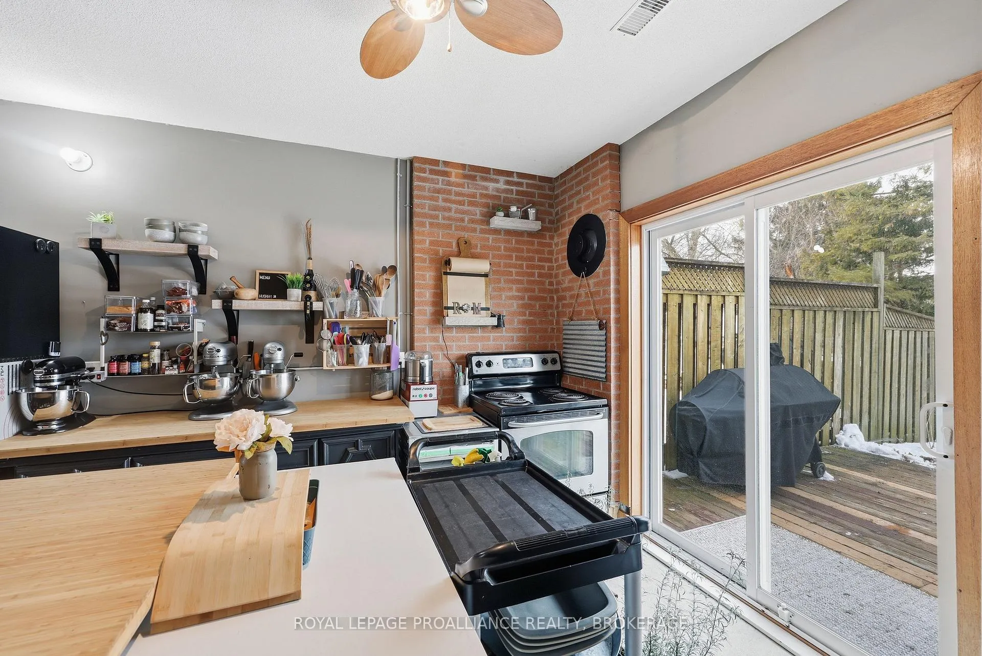 Photo 20 of 24 Glenarden Place, Kingston, West of Sir John A. Blvd — HOMEH