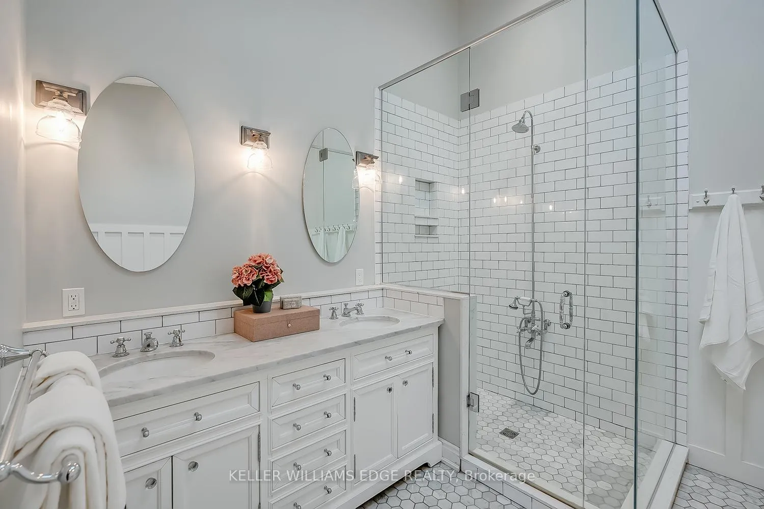 Photo 29 of 403 Smith Avenue, Burlington, Brant — HOMEH