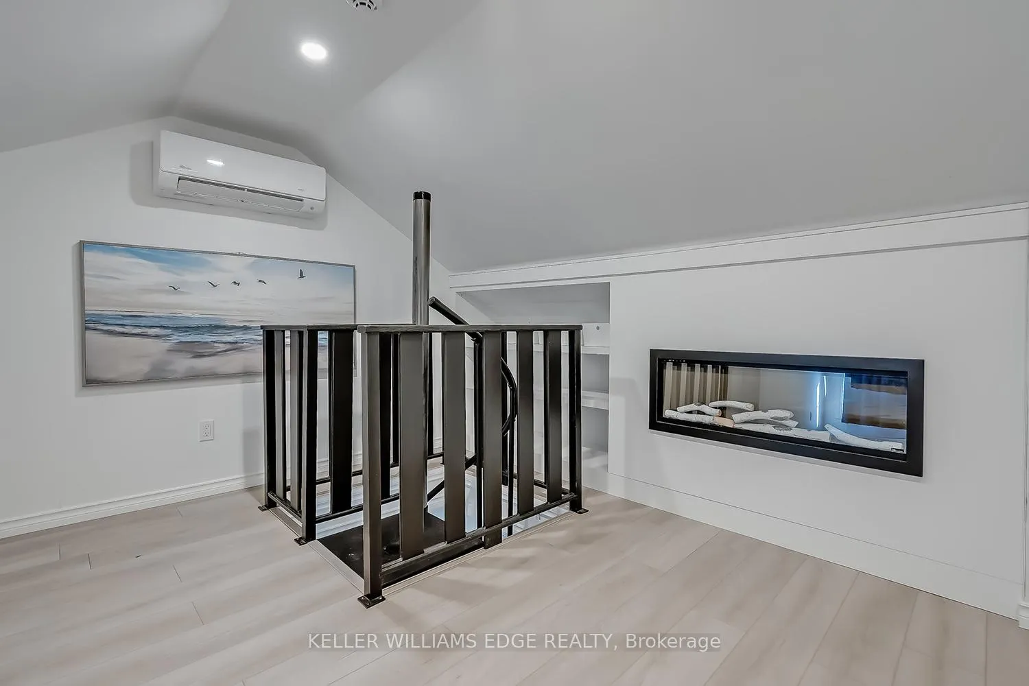 Photo 43 of 403 Smith Avenue, Burlington, Brant — HOMEH
