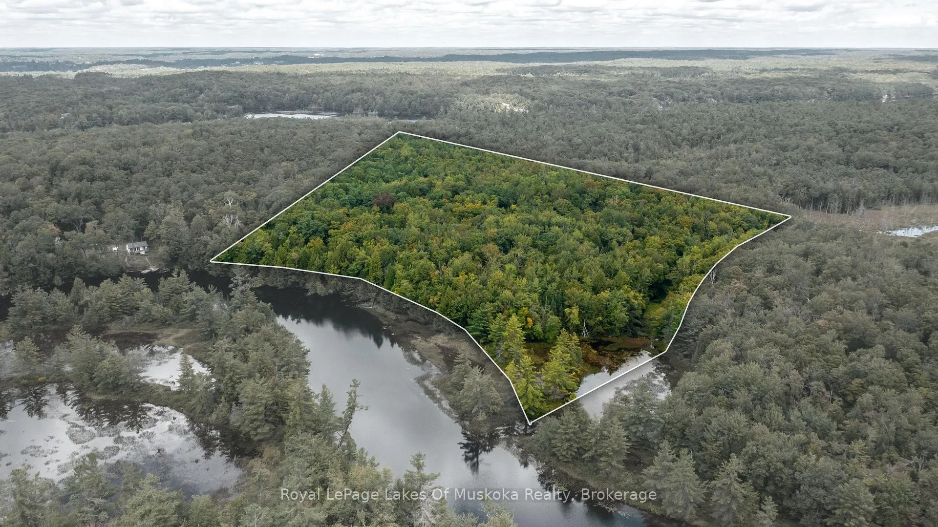Photo 2 of Muskoka River, Bracebridge, Draper — HOMEH