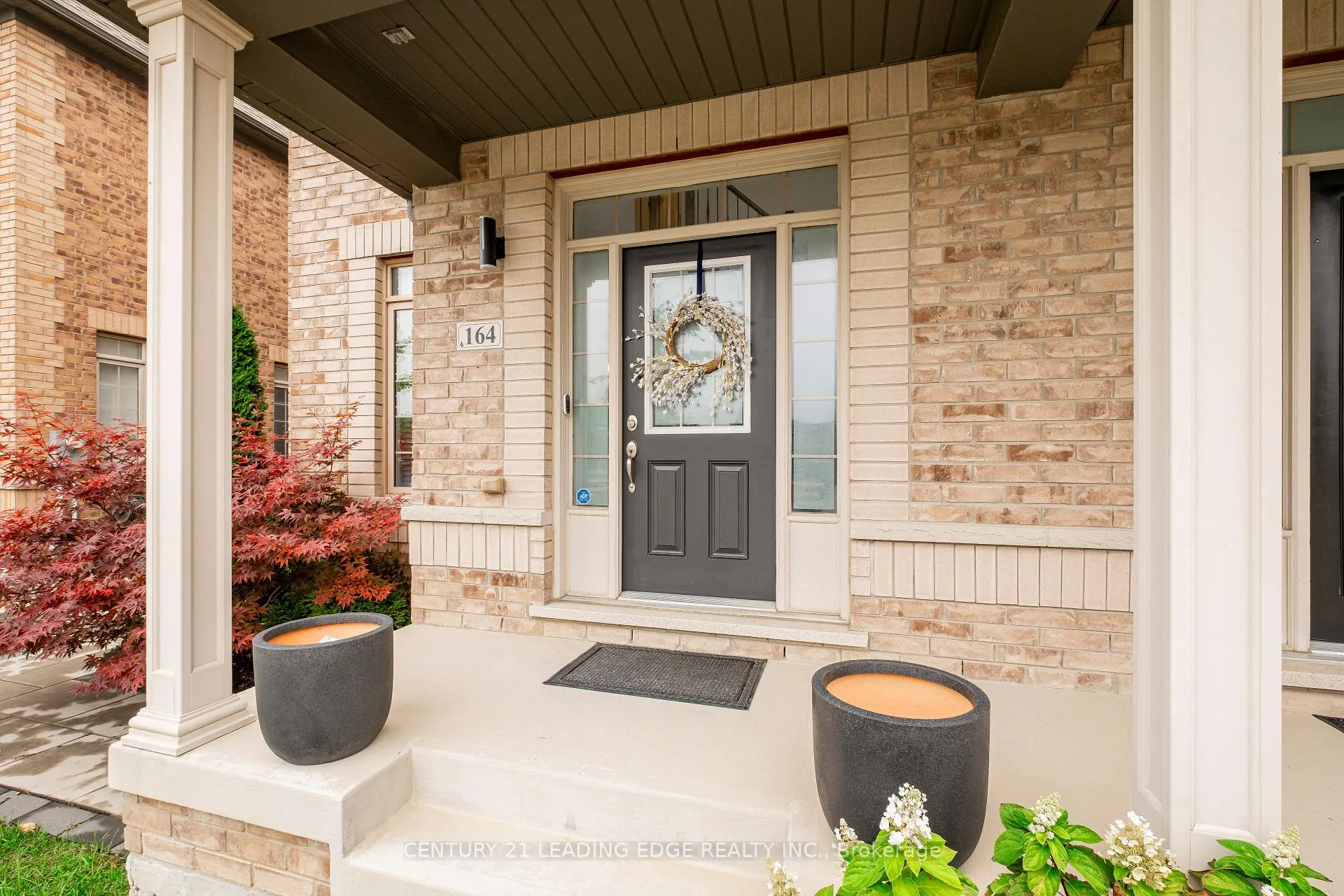 Photo 2 of 164 Moody Drive, Vaughan, Kleinburg — HOMEH