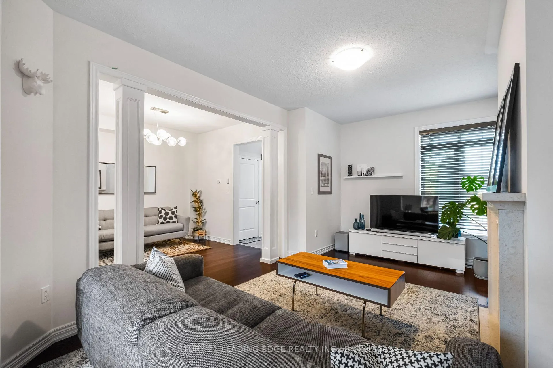 Photo 10 of 164 Moody Drive, Vaughan, Kleinburg — HOMEH