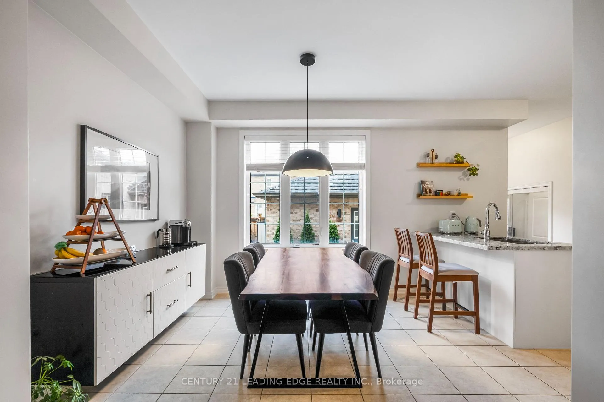 Photo 12 of 164 Moody Drive, Vaughan, Kleinburg — HOMEH