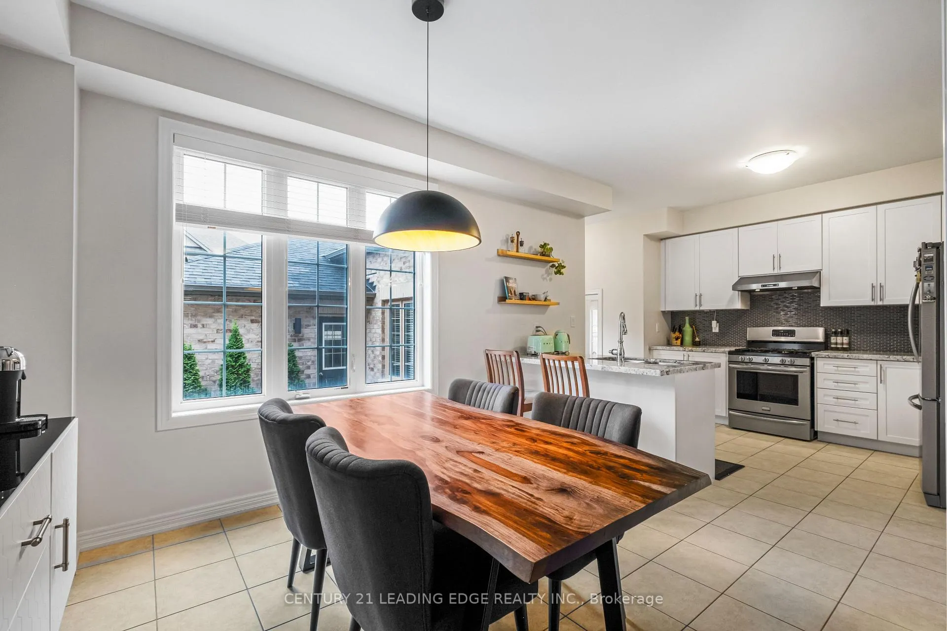 Photo 13 of 164 Moody Drive, Vaughan, Kleinburg — HOMEH