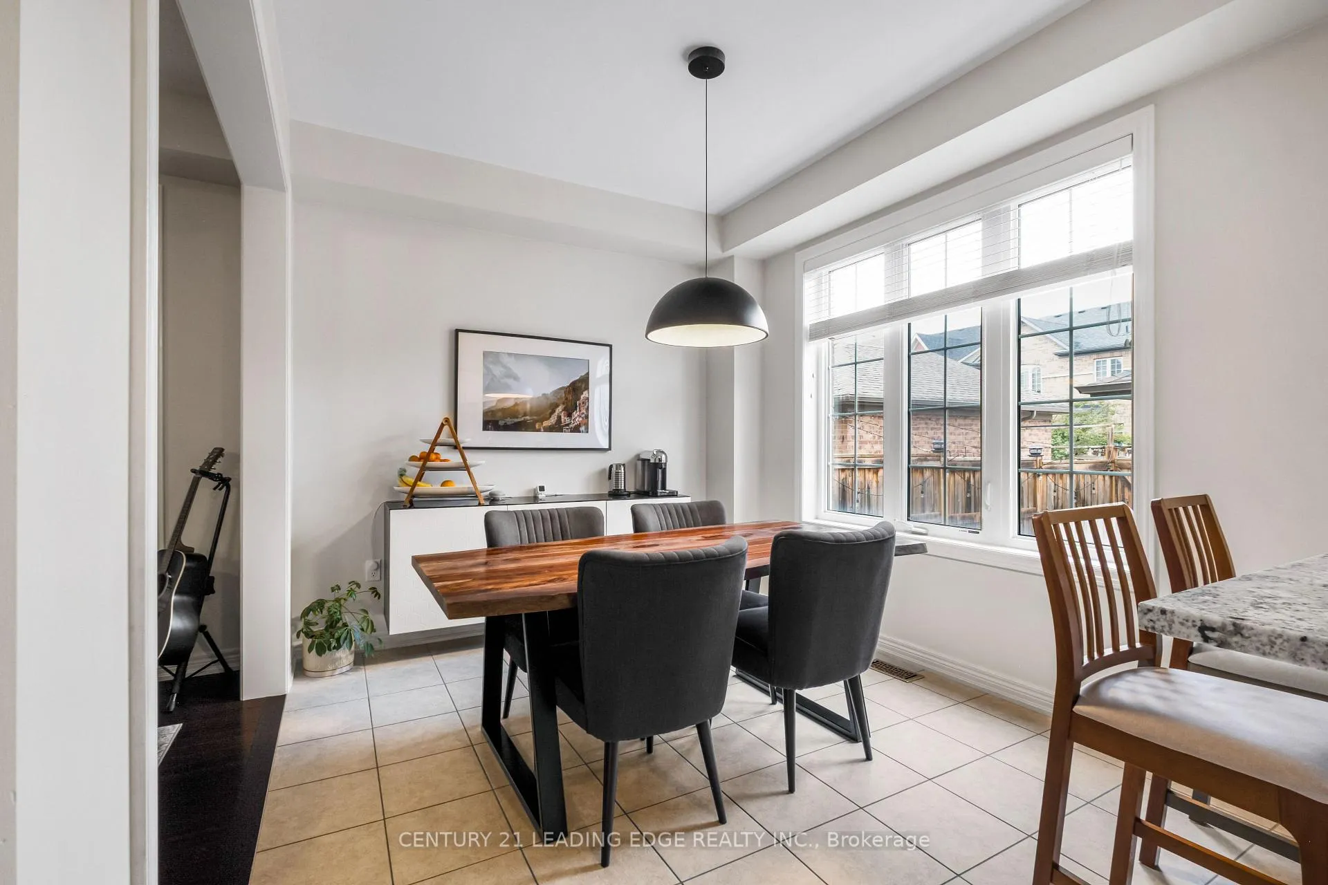 Photo 15 of 164 Moody Drive, Vaughan, Kleinburg — HOMEH