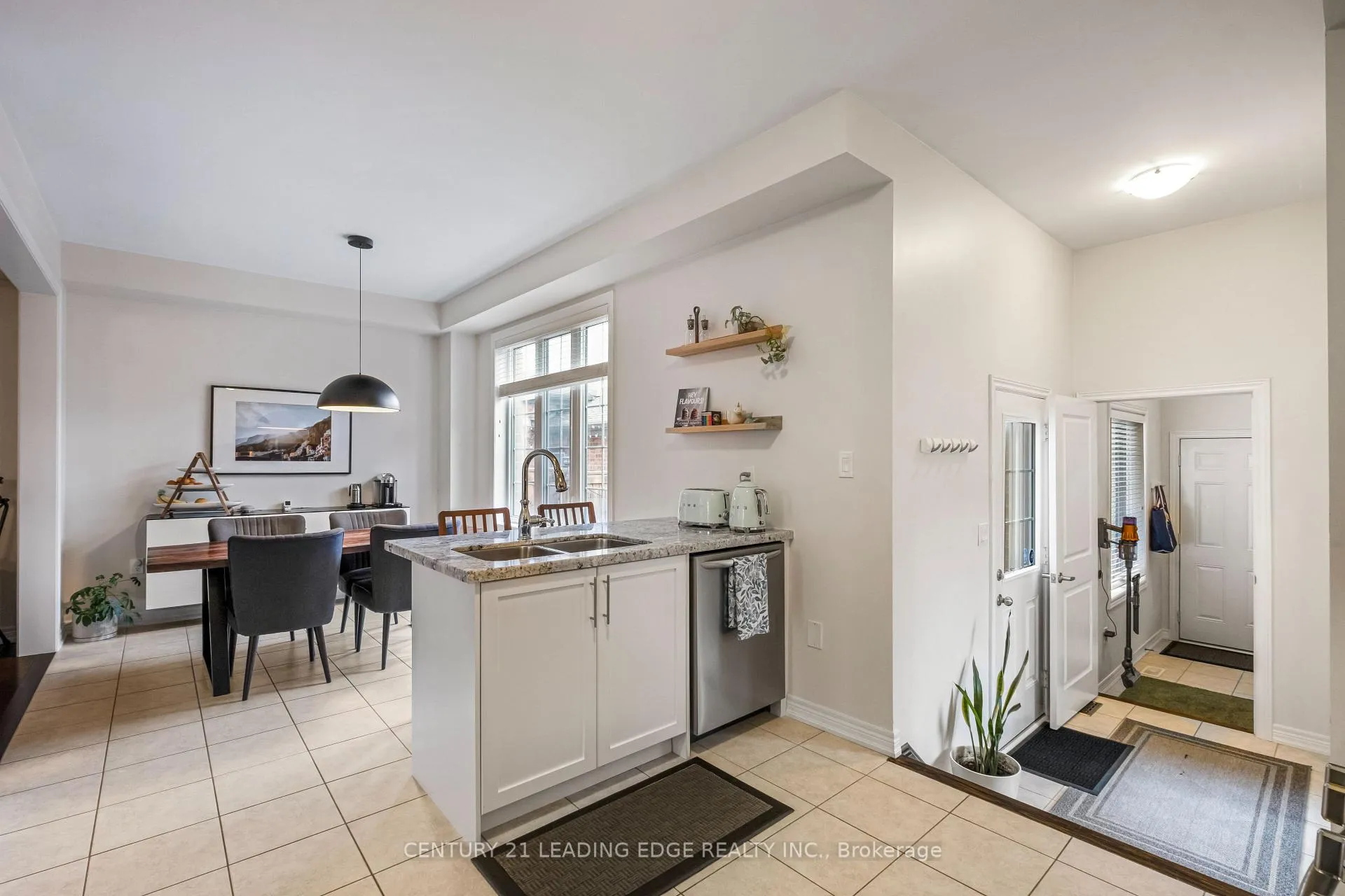 Photo 19 of 164 Moody Drive, Vaughan, Kleinburg — HOMEH