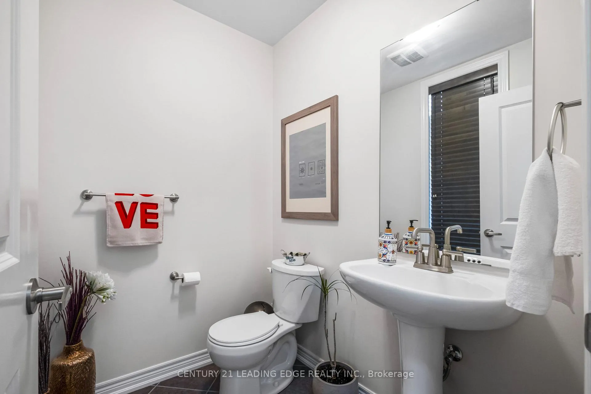 Photo 21 of 164 Moody Drive, Vaughan, Kleinburg — HOMEH