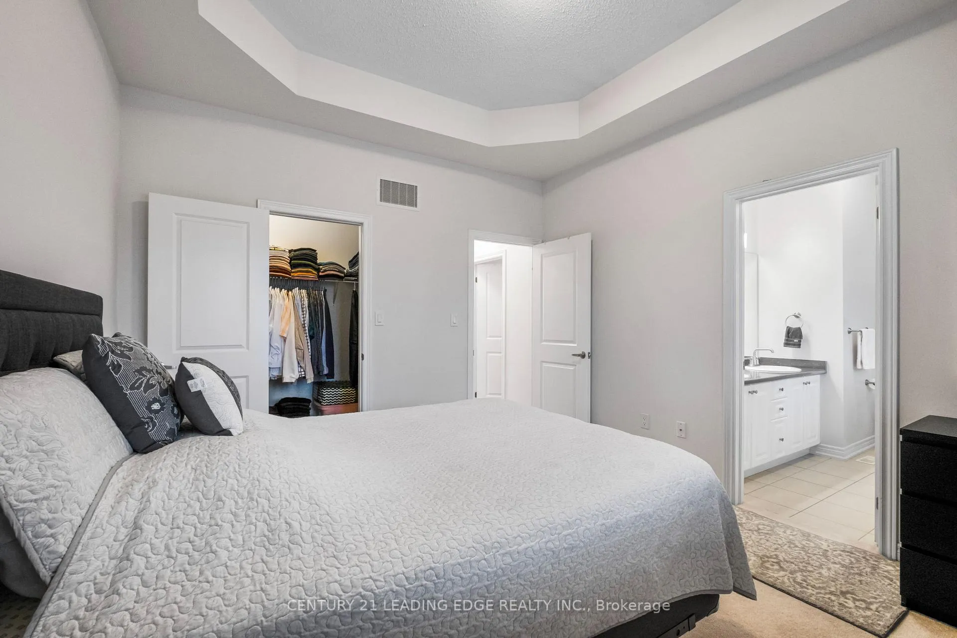 Photo 25 of 164 Moody Drive, Vaughan, Kleinburg — HOMEH