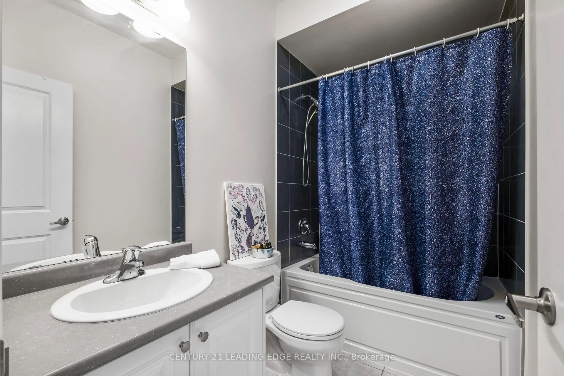 Photo 32 of 164 Moody Drive, Vaughan, Kleinburg — HOMEH
