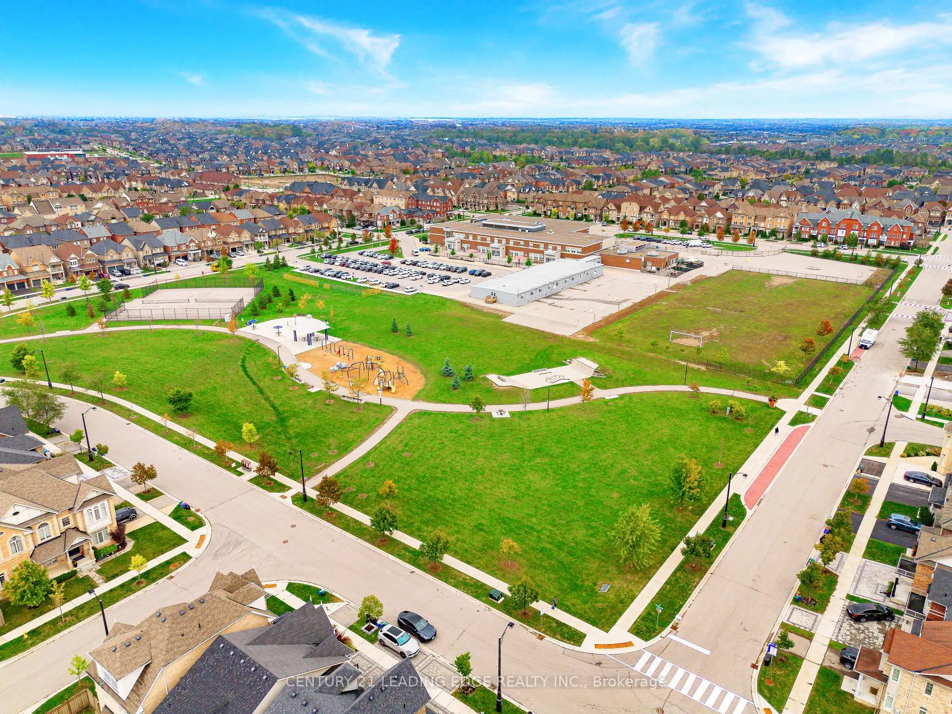 Photo 41 of 164 Moody Drive, Vaughan, Kleinburg — HOMEH